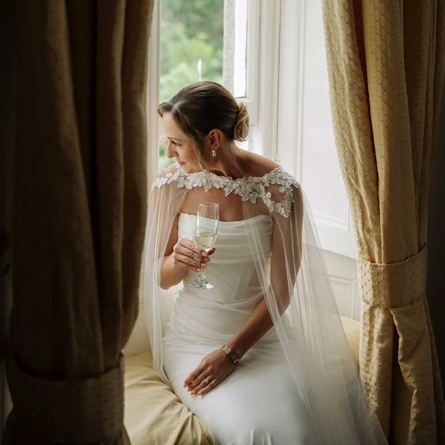 Quiet pre-ceremony anticipation ❤️

Photo @white_cat_studio 

#irishweddingplanner #WeddingGoals #irishbride #weddingplannerireland