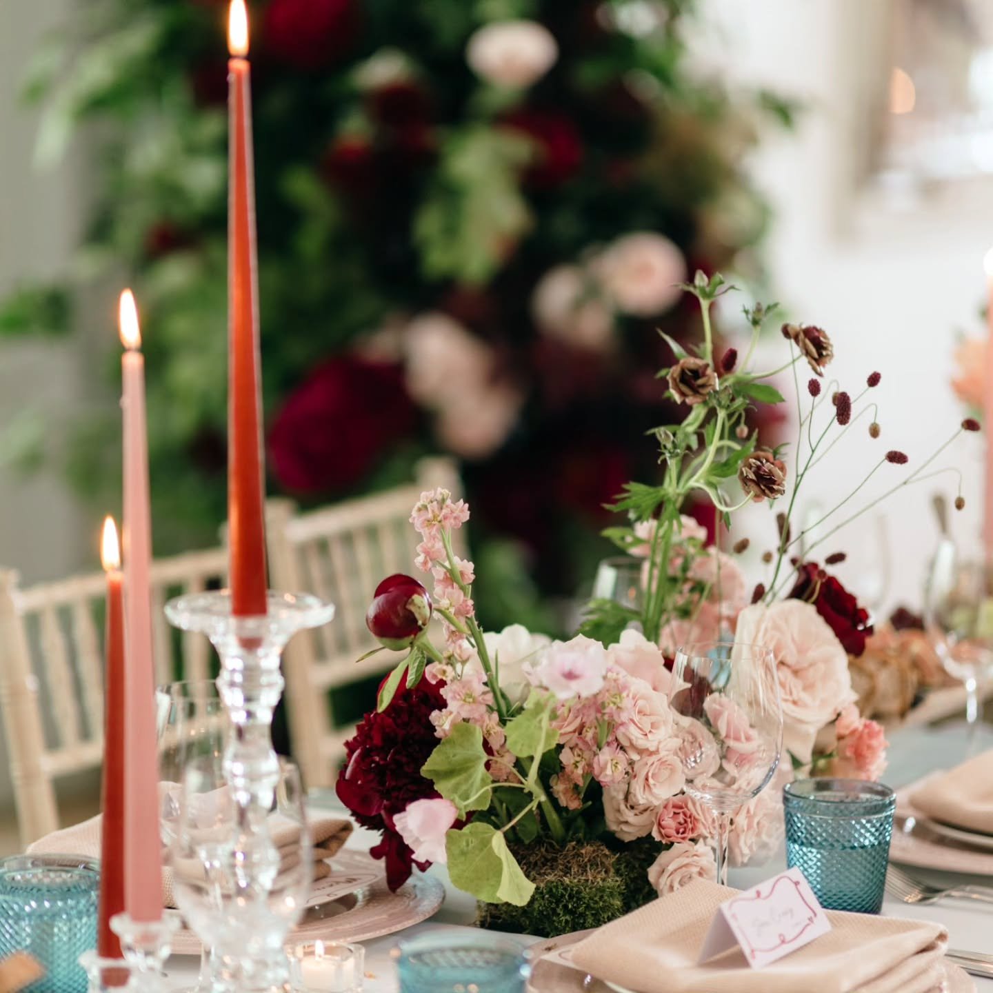 Deep summer shades, fun pops of blue, sharing platters incorporated as centerpieces; it was a stunning wedding and bringing Caoimhe and Dan's vision to life alongisde the amazing Tina @wild_bunch_flowers
was one of the highlights of this season 🖤 

