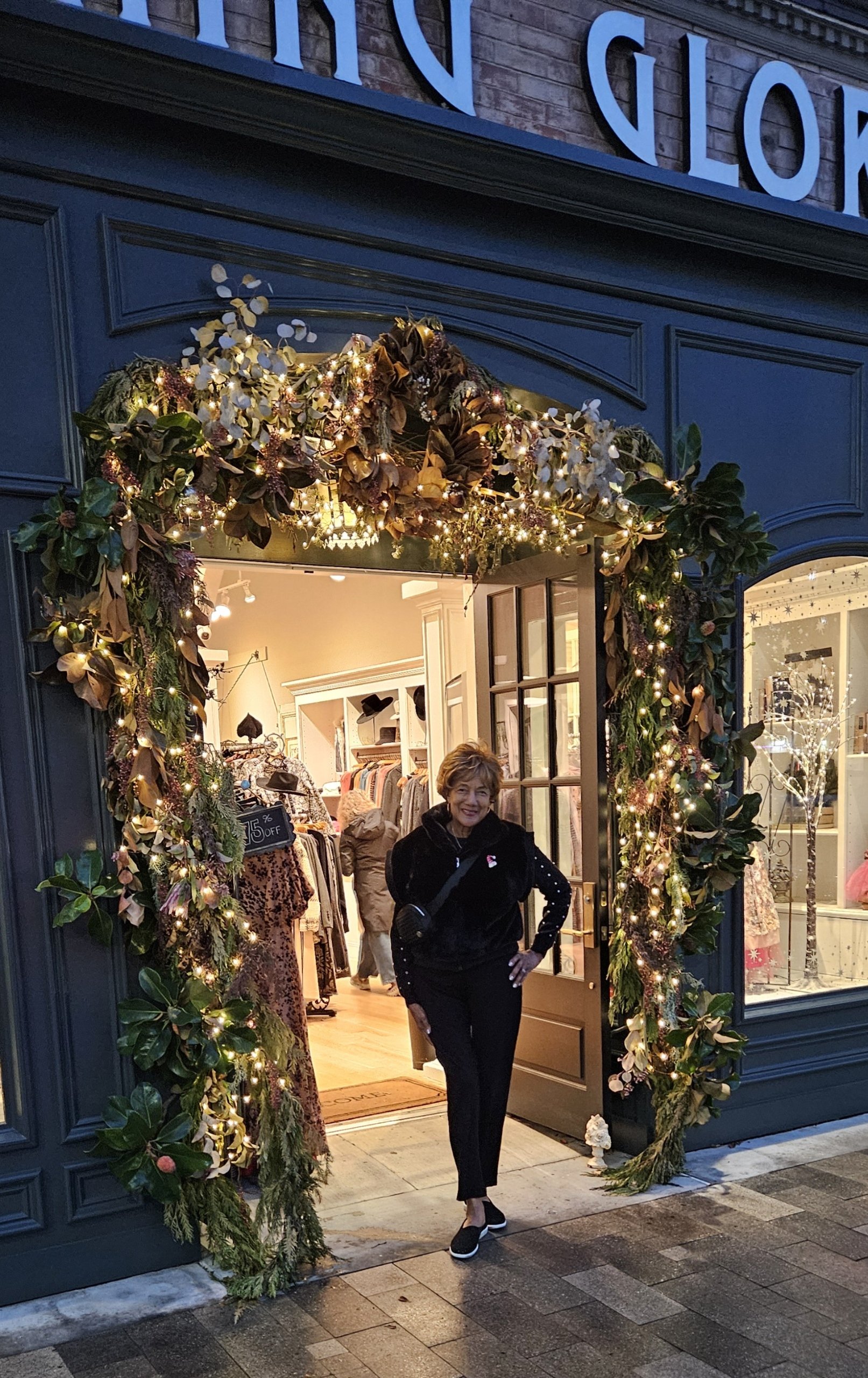 Downtown Burlingame Celebrates Holiday Window Awardees, Judges, and Merchants as the New Year Begins