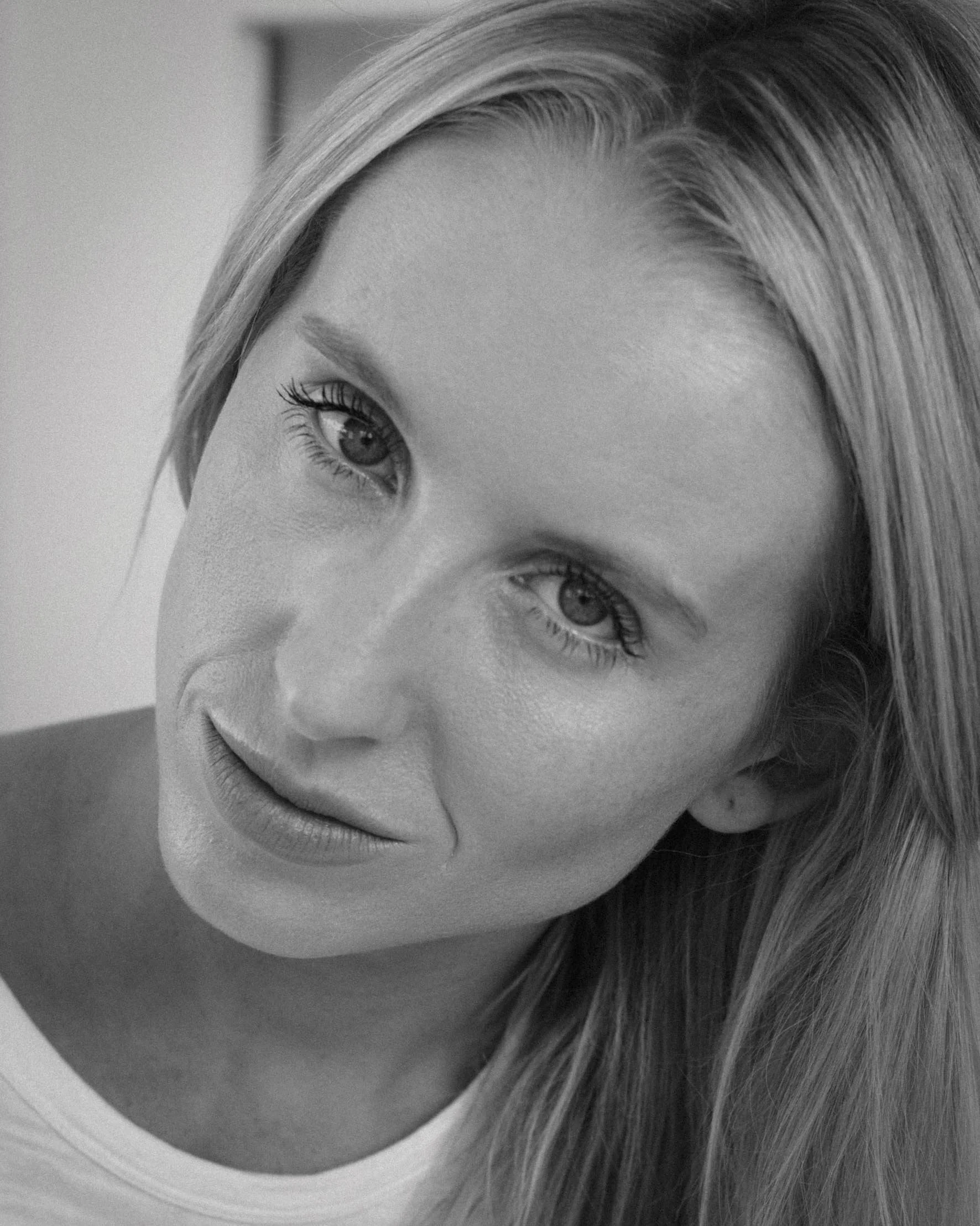 Tina_Df_3537_BW_small.jpg
