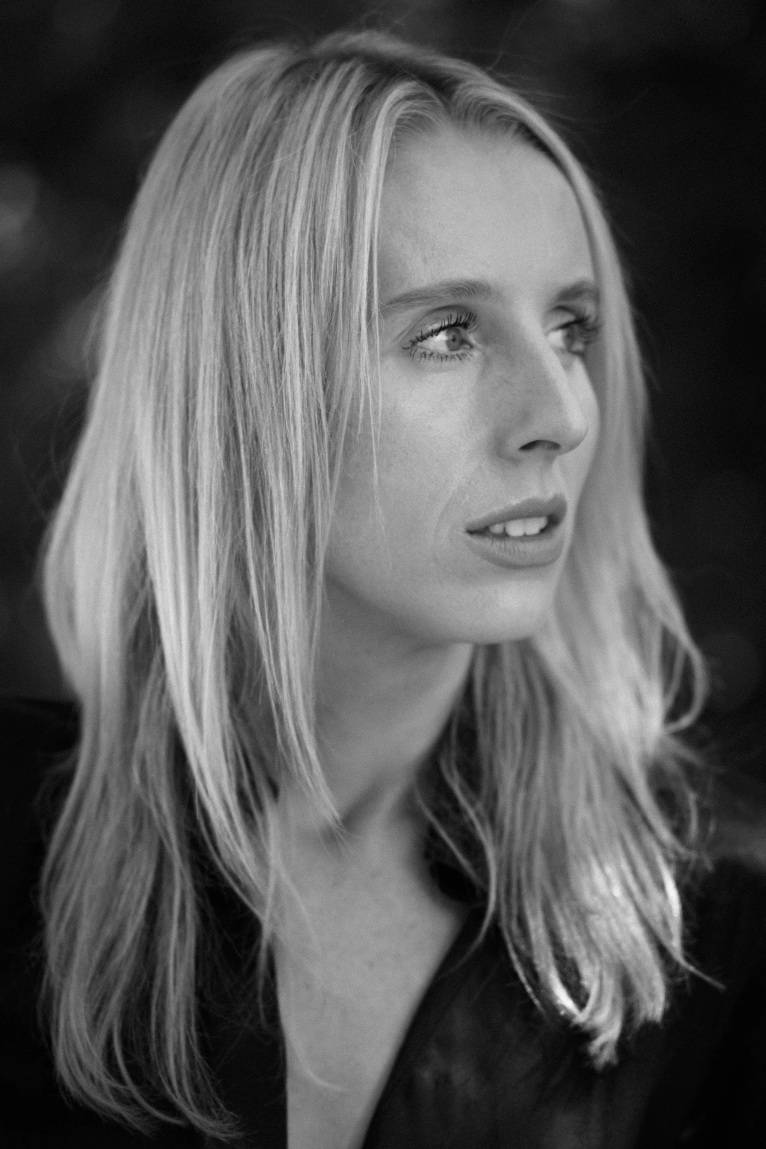 Tina_Df_3445_BW_small.jpg