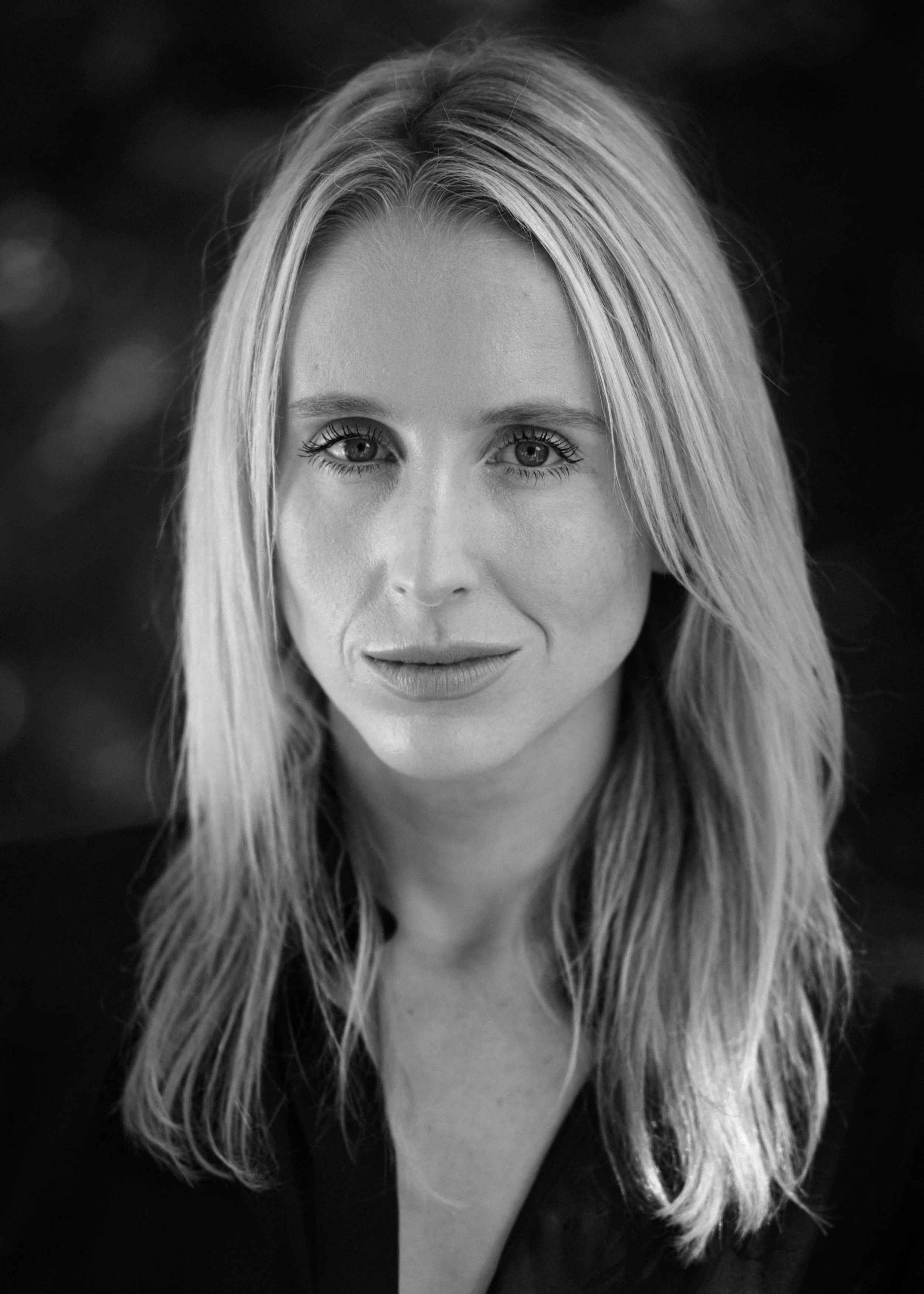 Tina_Df_3444_BW_small.jpg