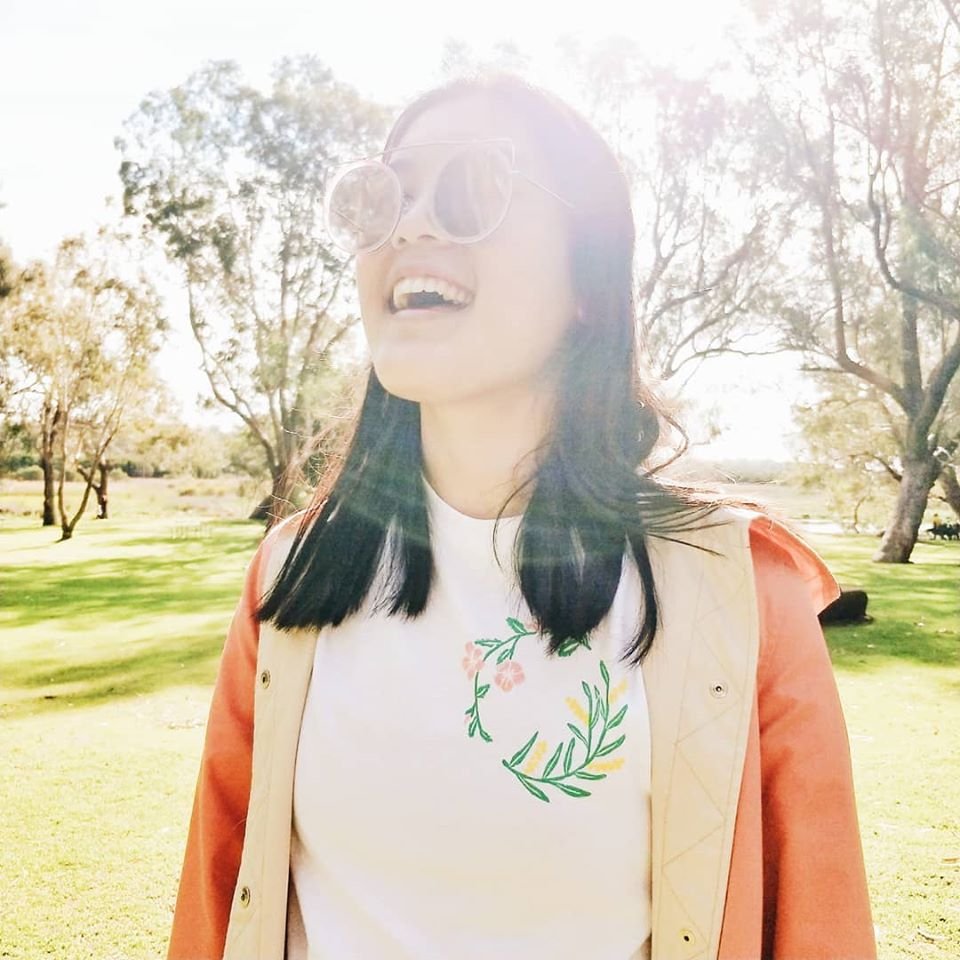 The-Merinda-block-printed-t-shirt-golden-wattle-hibiscus-australian-flora-handmade-amanda.jpg