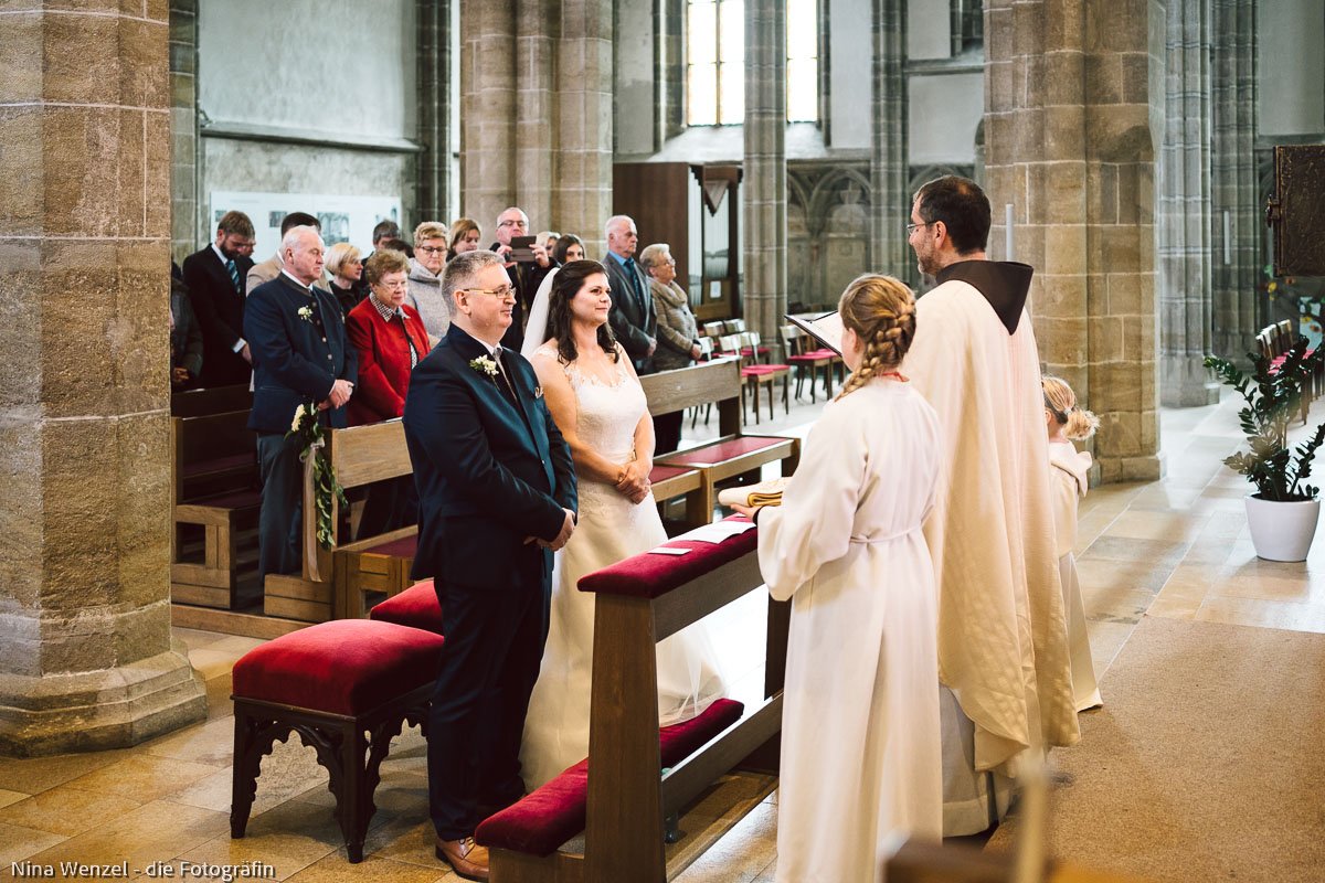 Hochzeitsfotograf Enns, kirchlich heiraten St. Marien, Enns-1.jpg