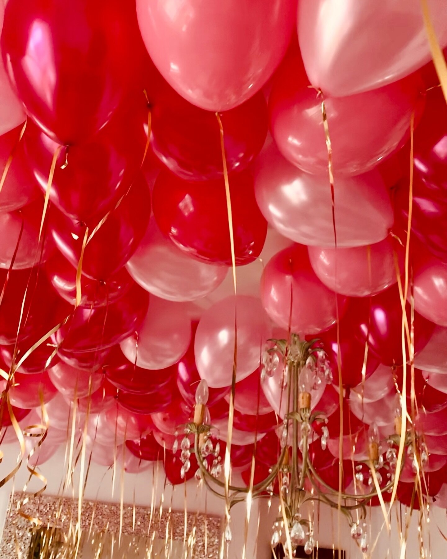 Happy Valentine&rsquo;s weekend ❤️
.
.
.
#valentinesdayballoons
#valentinesday2024
#love
#iloveyou
#sayiloveyou
#sayiloveyouwithballoons
#hearts
#bemyvalentine
#bemine
#willyoumarryme
#weddingproposalballoonsetup