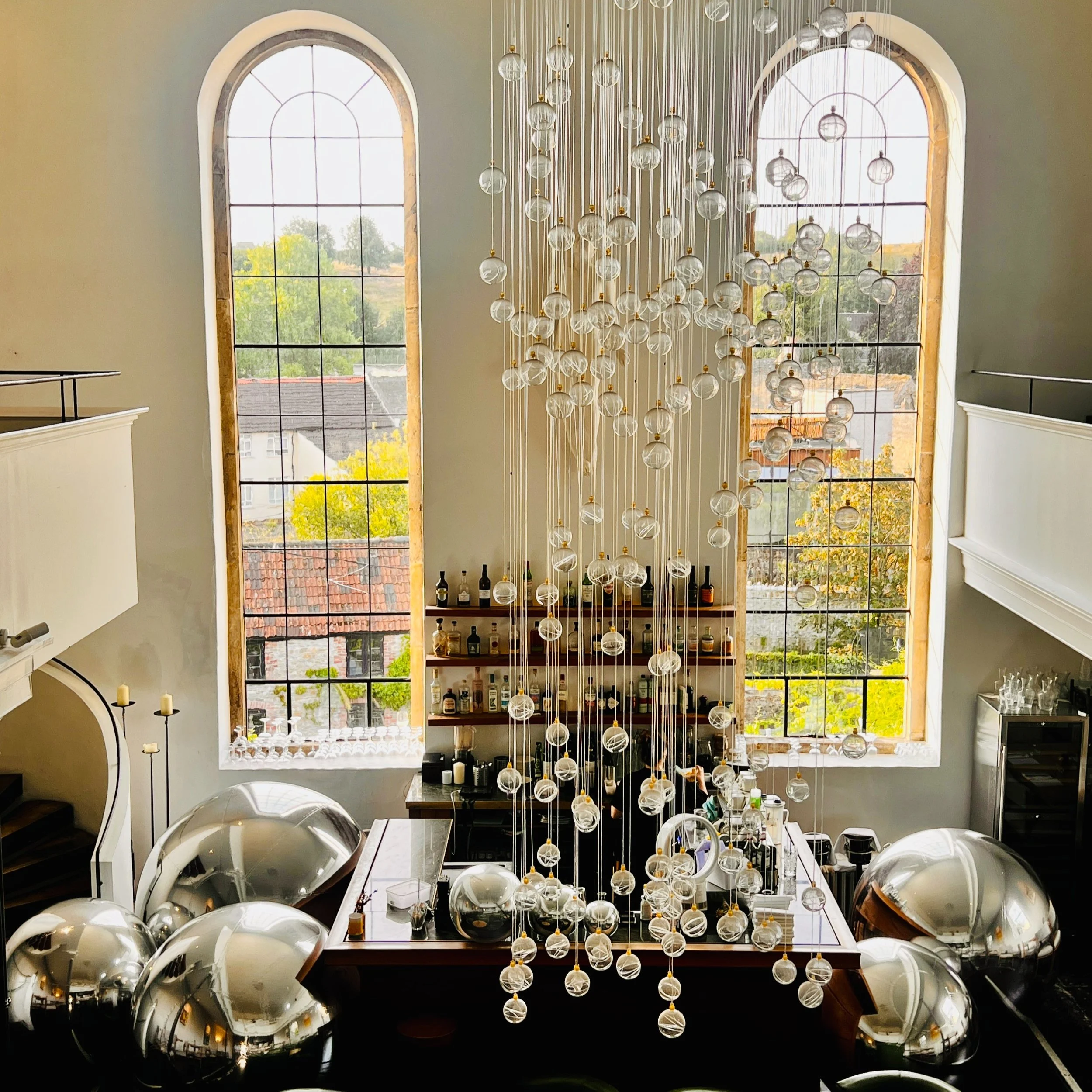 Making a statement inside this stunning Bruton restaurant, At The Chapel
 🥂 These giant chrome silver sphere balls are the ultimate way to dress up an indoor venue.
Perfect for milestone birthdays, private dining parties, weddings or corporate event