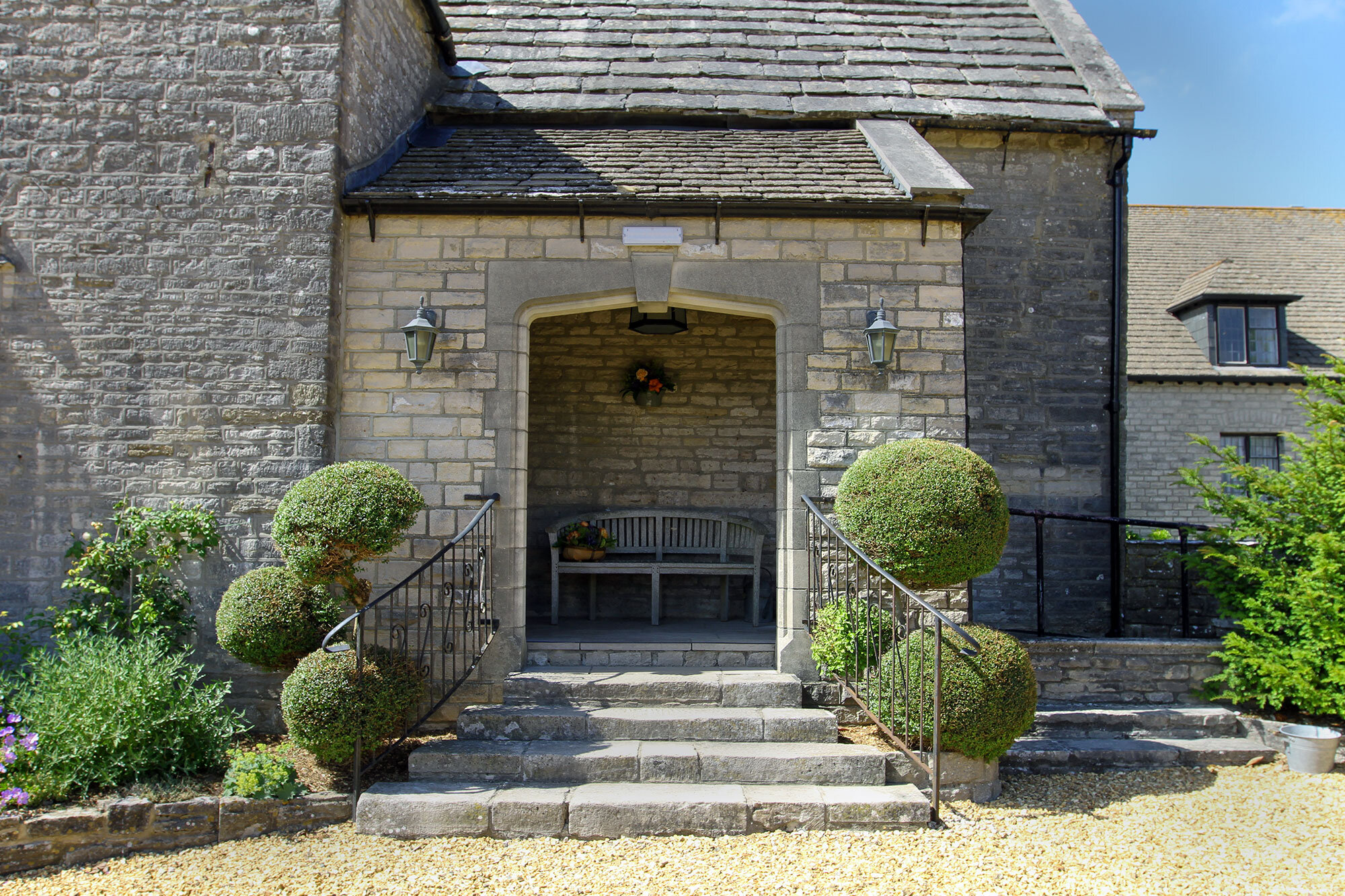 Morton-Manor-Hotel-Corfe-Dorset-Entrance.jpg