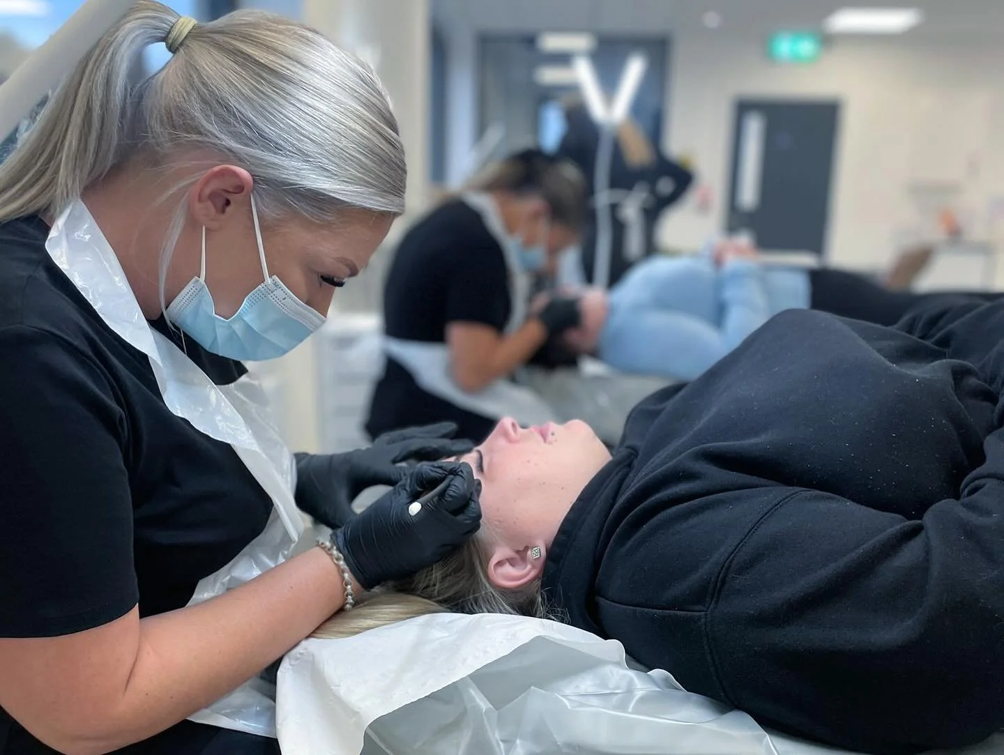 Best Microblading and machine brows course UK