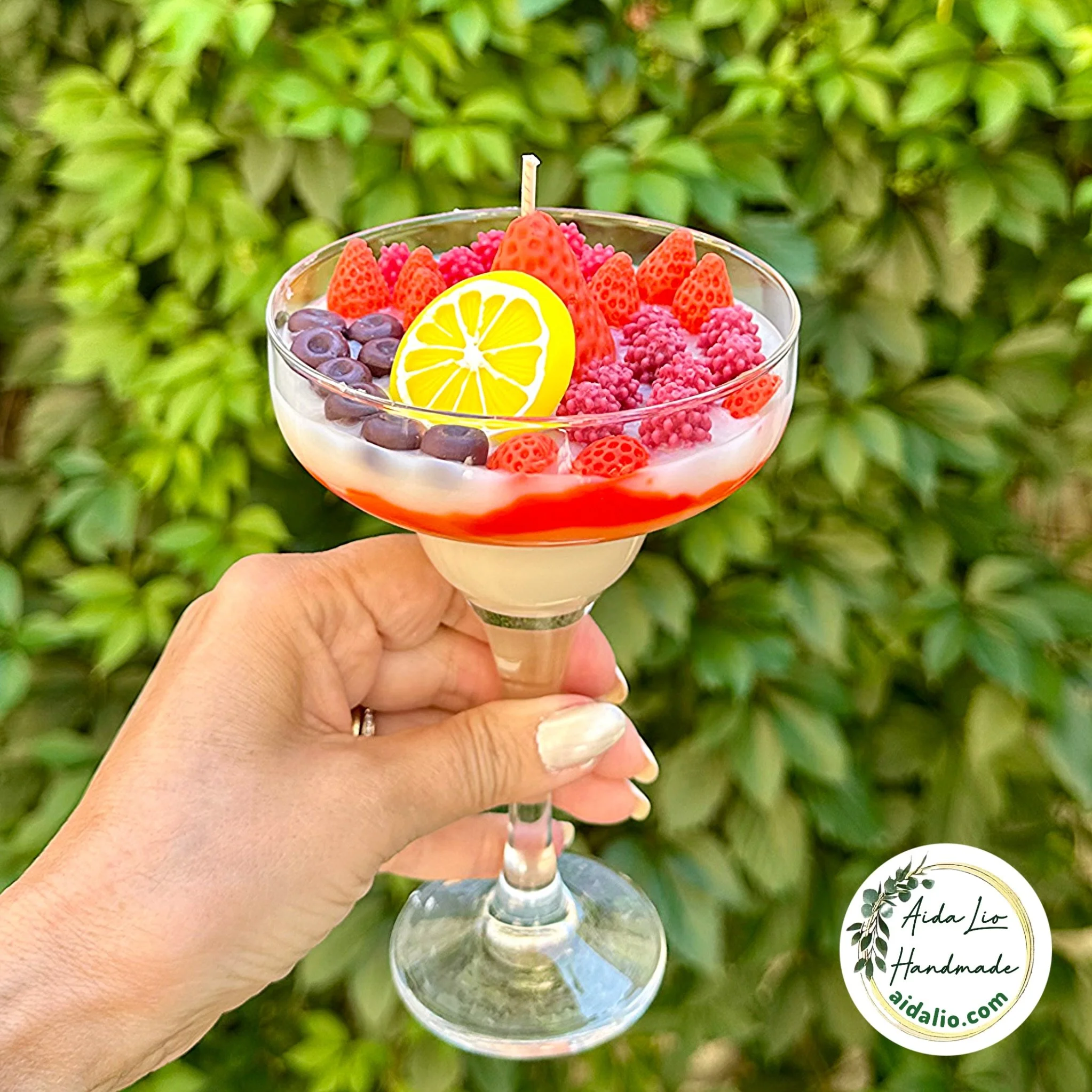 Melba - lumânare handmade cupă cu 'inghețată cu fructe' din ceară naturală parfumată -  100 lei
