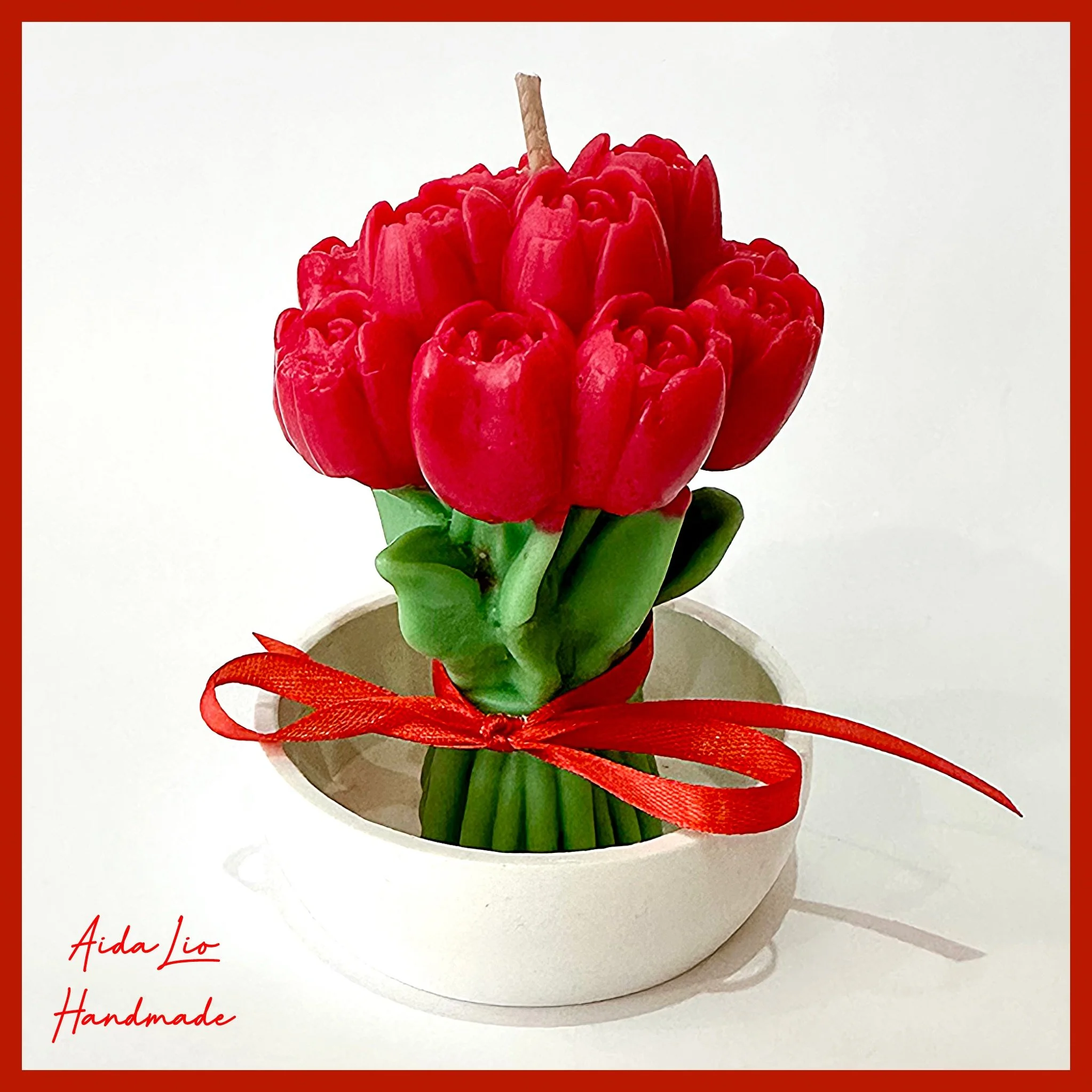 Buchețel de Martie - lumânare din ceară naturală parfumată în vas ceramic turnat manual - 70 lei