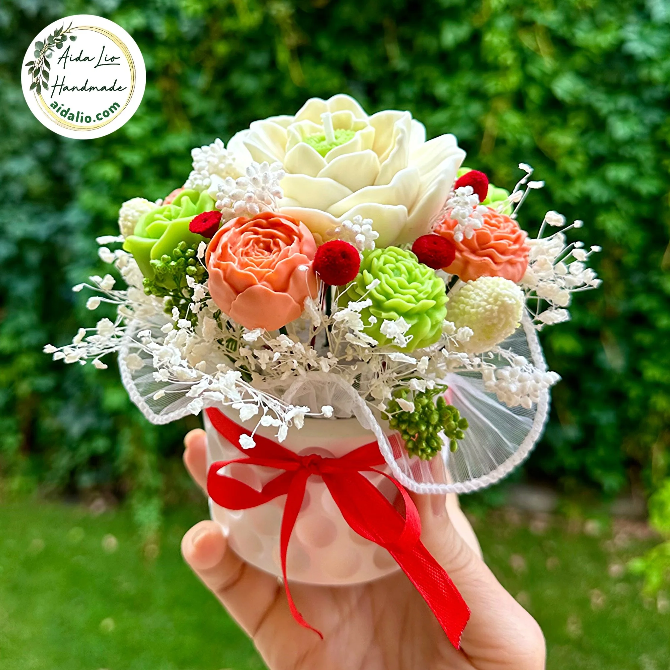 Petale parfumate - Aranjament handmade cu flori din ceară naturală parfumată și plante naturale uscate sau criogenate în bol ceramic turnat manual - 100 lei