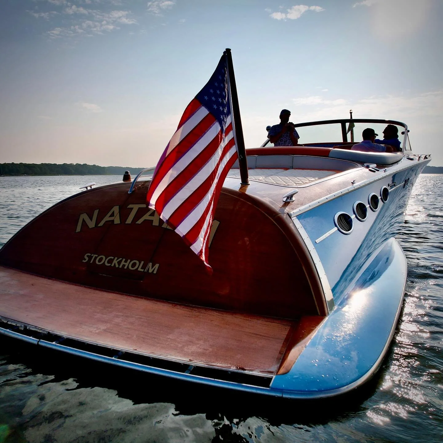 Photo by J Craft Boats in The Hamptons. Maaaring larawan ng 3 (na) tao, bangka at text..jpg