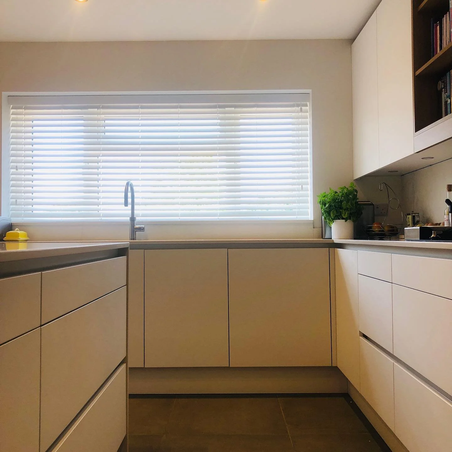 We&rsquo;ve put photos of this one on our website today. A small front extension to create a new space for this contemporary kitchen with clean lines, marbled stone worktops and handrail details perfect for some added mood lighting. 🤍
#nelsontaylor 