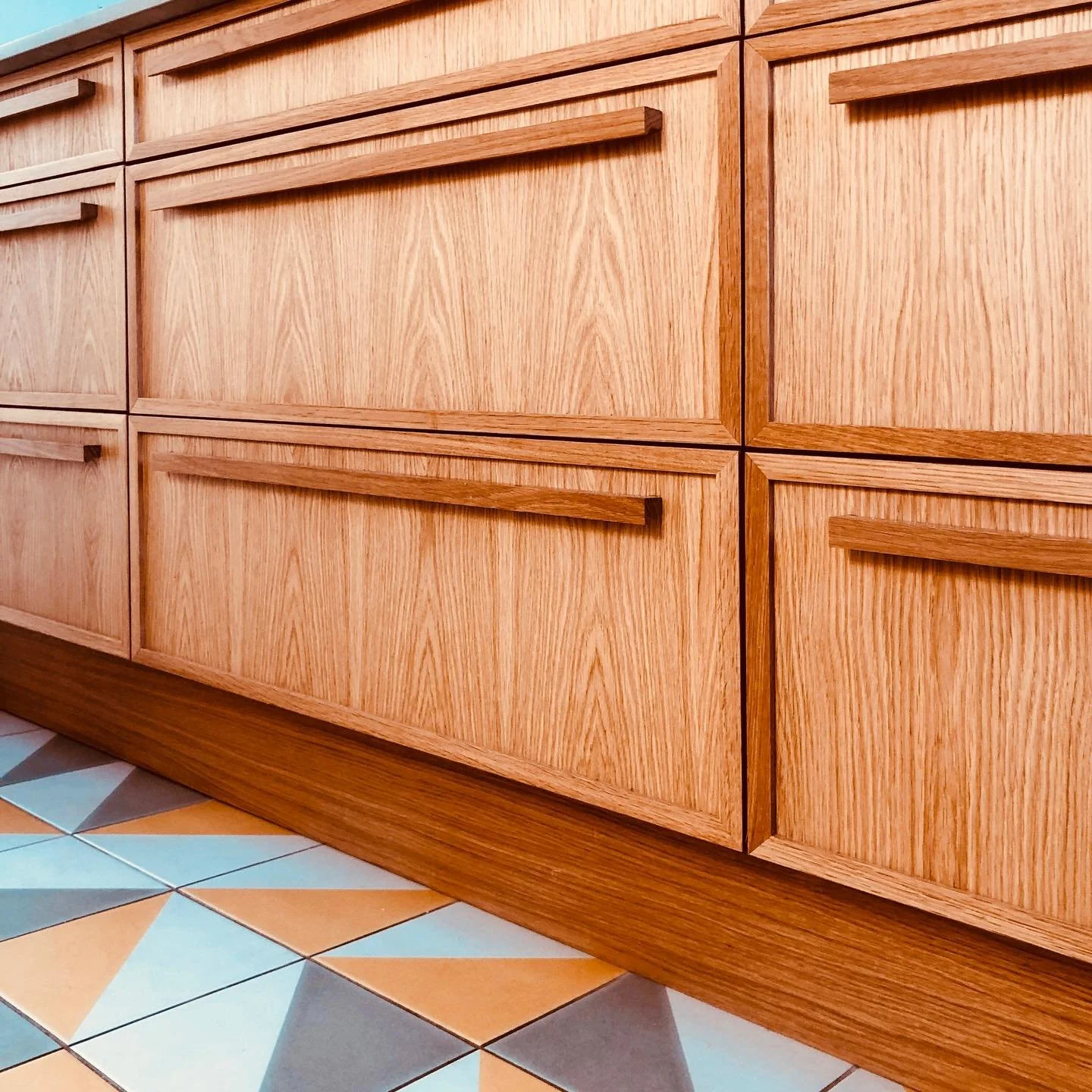 Sometimes I get the chance to work on our own house, in between designing everybody else&rsquo;s!
Our kitchen is starting to come together, with oak doors handmade to our design, by our joiner in East London. Next job is for me to lay reclaimed wood 