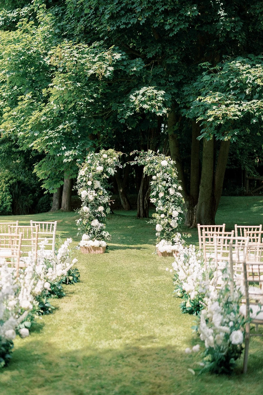 Why Faux Flowers are perfect for your Modern Wedding 🌸🌿