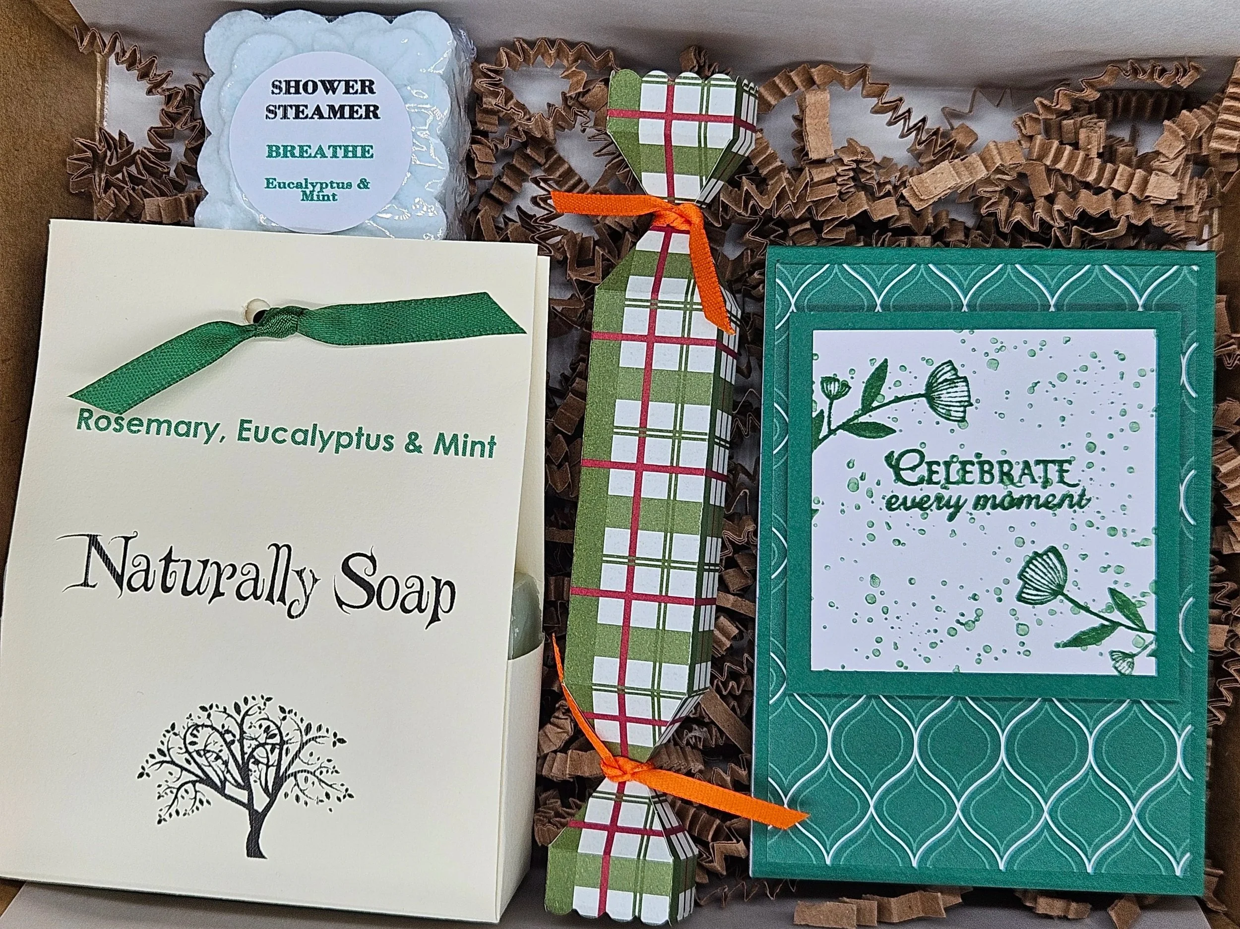 Gift+box+Eucalyptus+inside.jpg