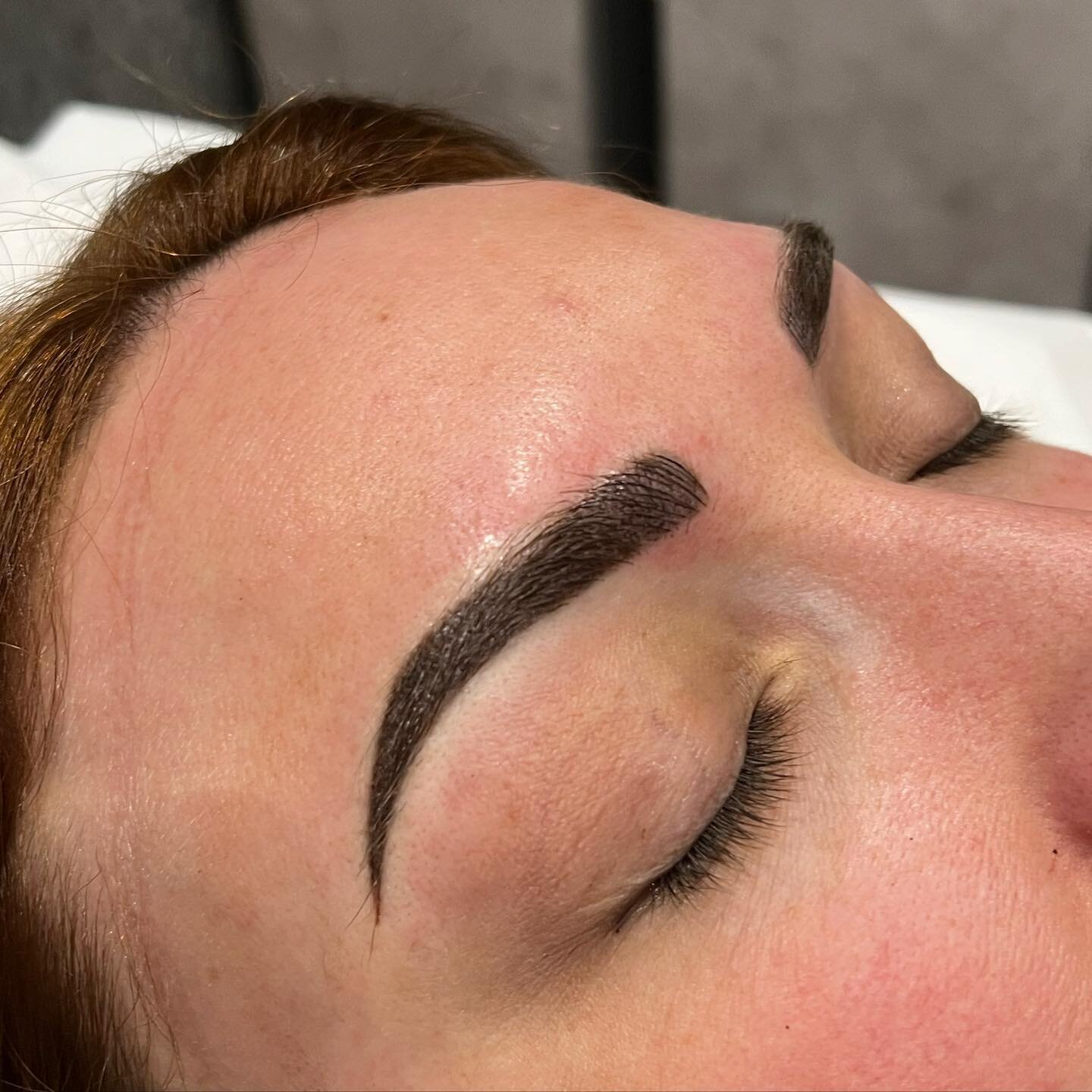 Good morning all 🌅

Apologies I&rsquo;ve been MIA on here,
after a very busy few weeks in the salon everything else goes to pot 🤣🤯

Theres no better time to get your semi permanent treatments booked in, so you are healed and fresh for your summer 