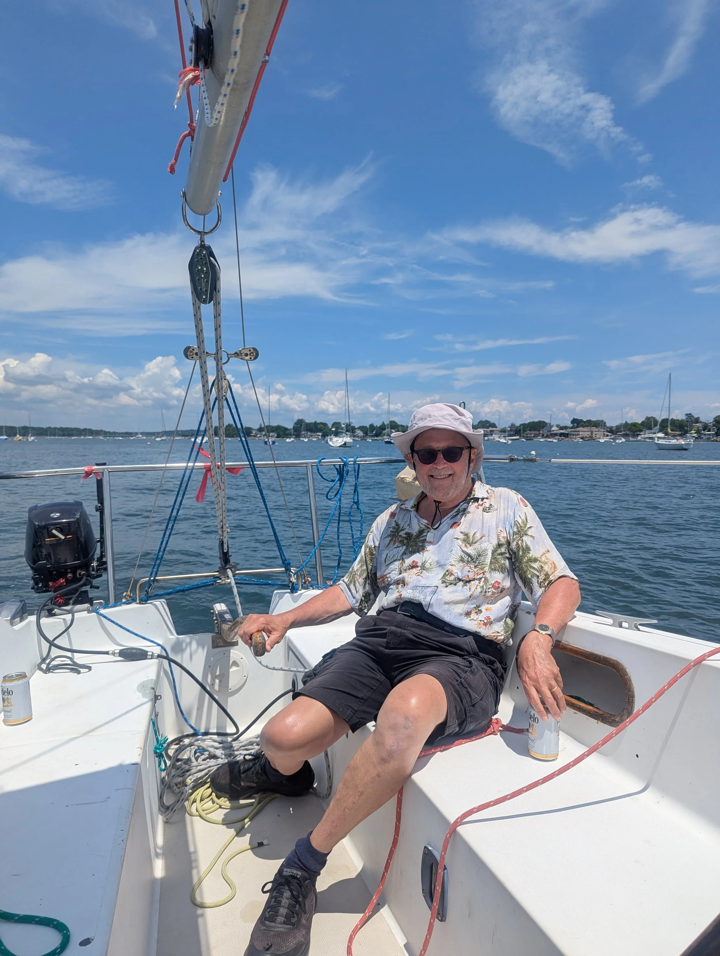 Tom on Catalina 25.jpg