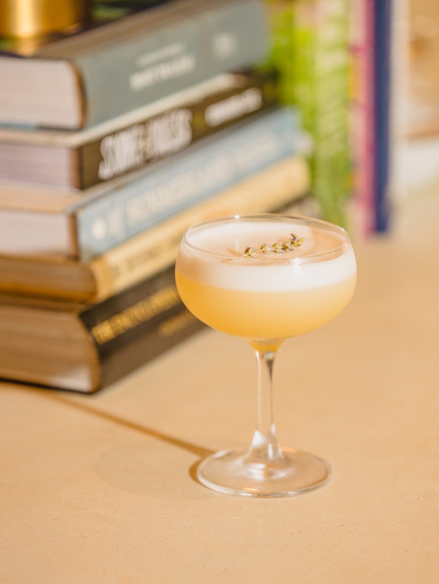 Pardon My French is back on the menu and we couldn't be more pleased. A refreshing and delightful drink with vodka, lavender, vanilla, lemon, egg white, creme de violette 💜