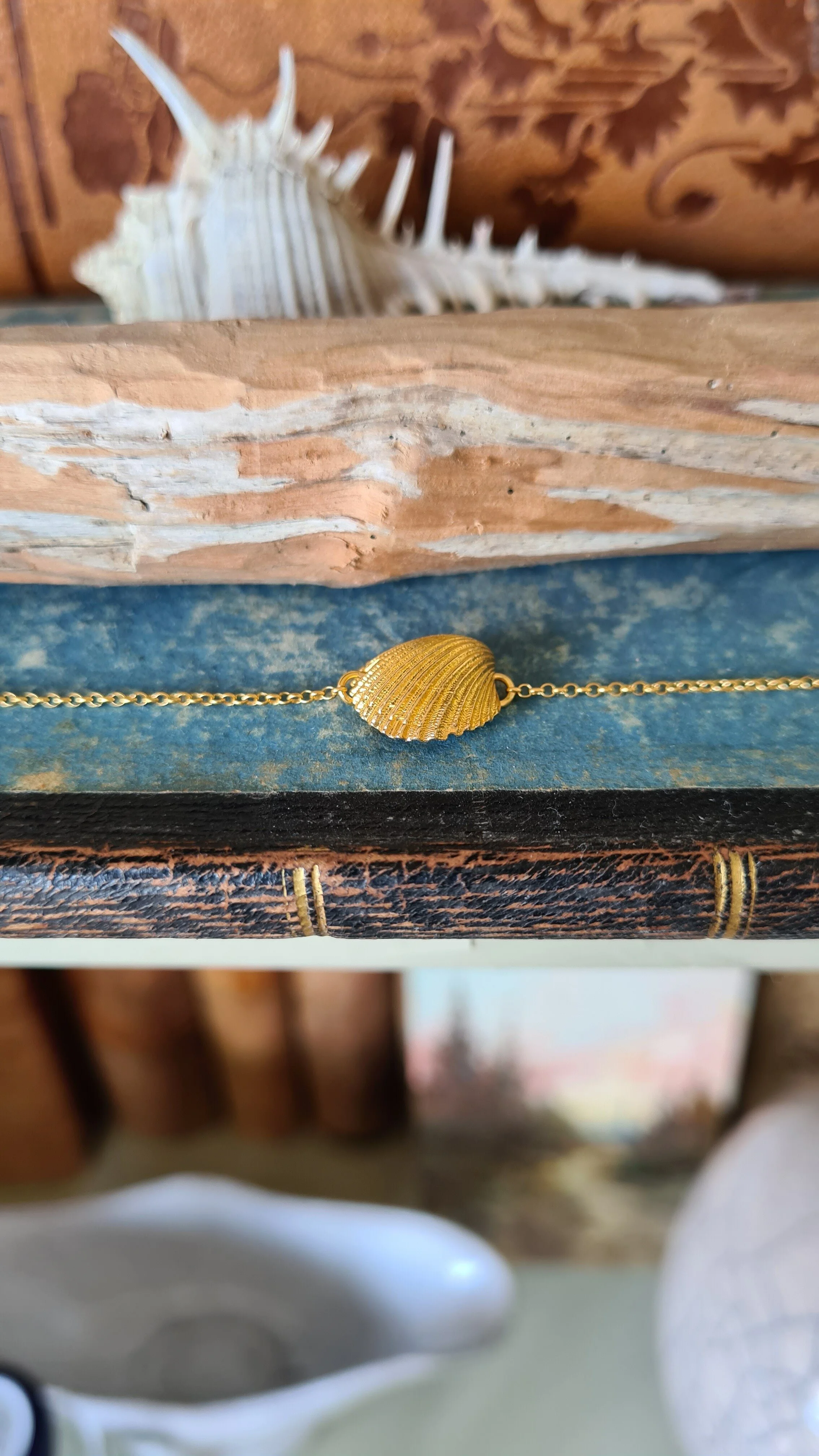 Bracciale conchiglia reginella