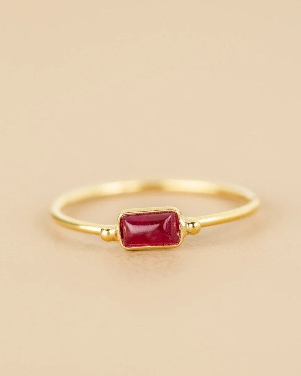 Anello rubino rettangolare
