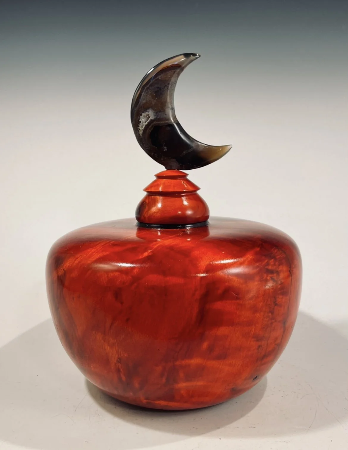 Camphor Hollow Form/ Agate Moon