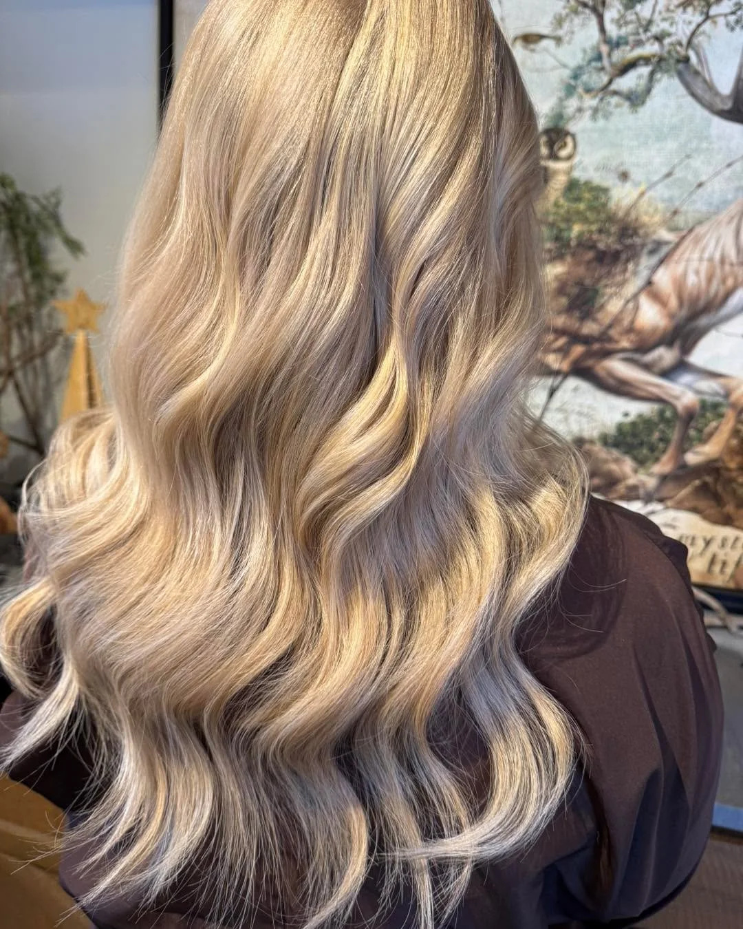 Like sunshine on a cold winter day&hellip;.
this luminous blonde brings warmth, light, and effortless confidence. 

Seamlessly enhanced with Great Lengths luxury hair extensions; the result is fullness, movement, and a flawless blend that looks compl