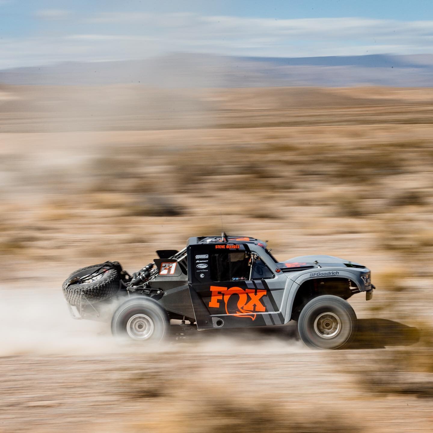 ALOT of off-road photos inbound. Not sorry about it⚡️ #MINT400 @fox