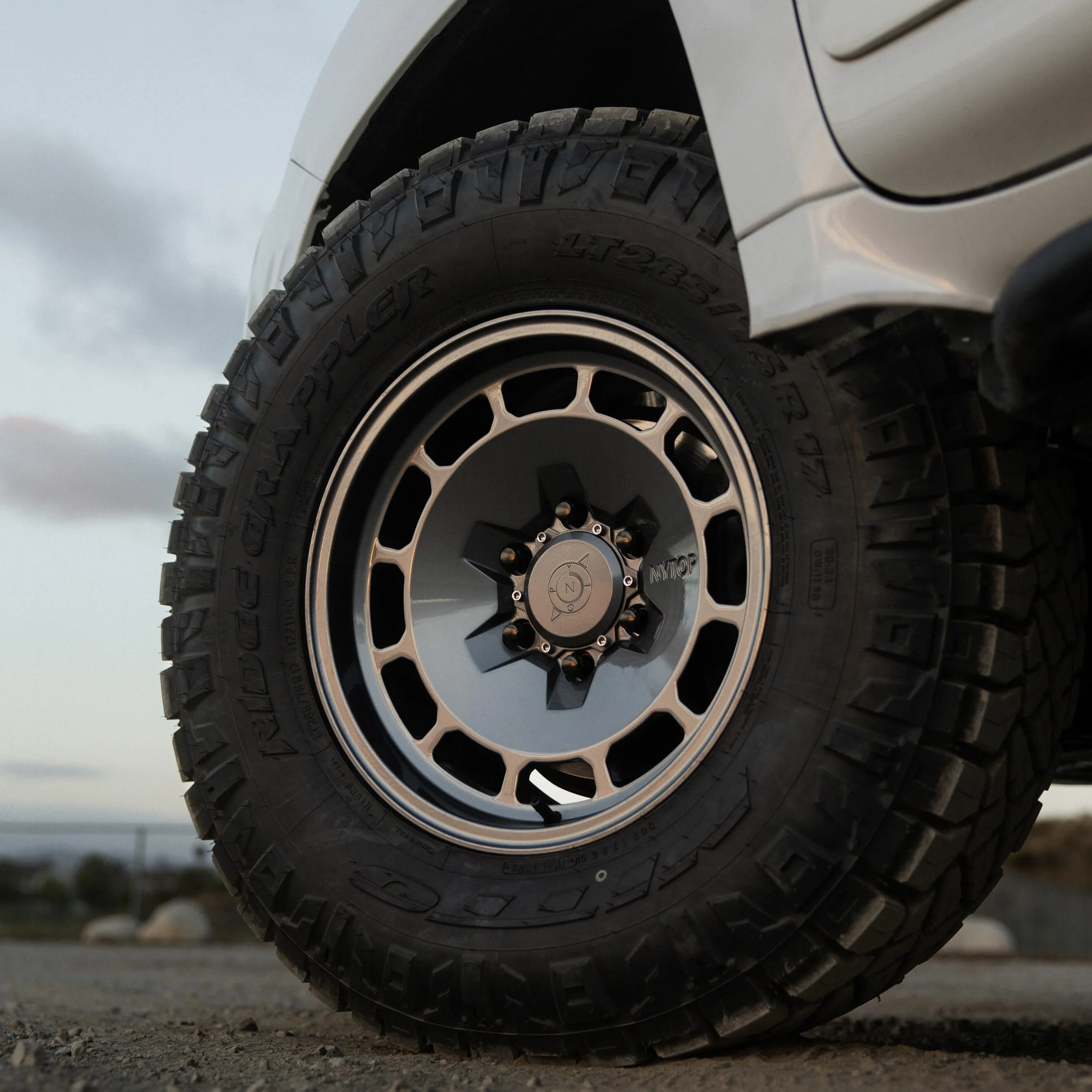Such a huge fan of these @nytopusa Forged ADV Classics on my GX460.

Minimalist retro-futuristic styling with nod to classic rally without being over the top in your face.