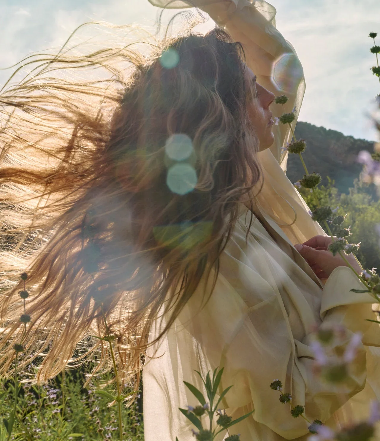ROZ-Wave_texturizing_mist-Plume_Salon_Austin-26006_150_0188_Final_sky_1280x.png.webp