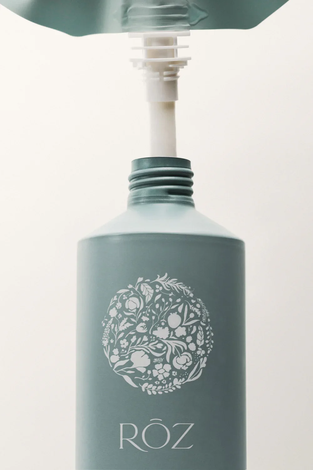roz-refill_plume_salon-2024-06-29_ROZ_CZW-Edit_1000x.jpg.webp