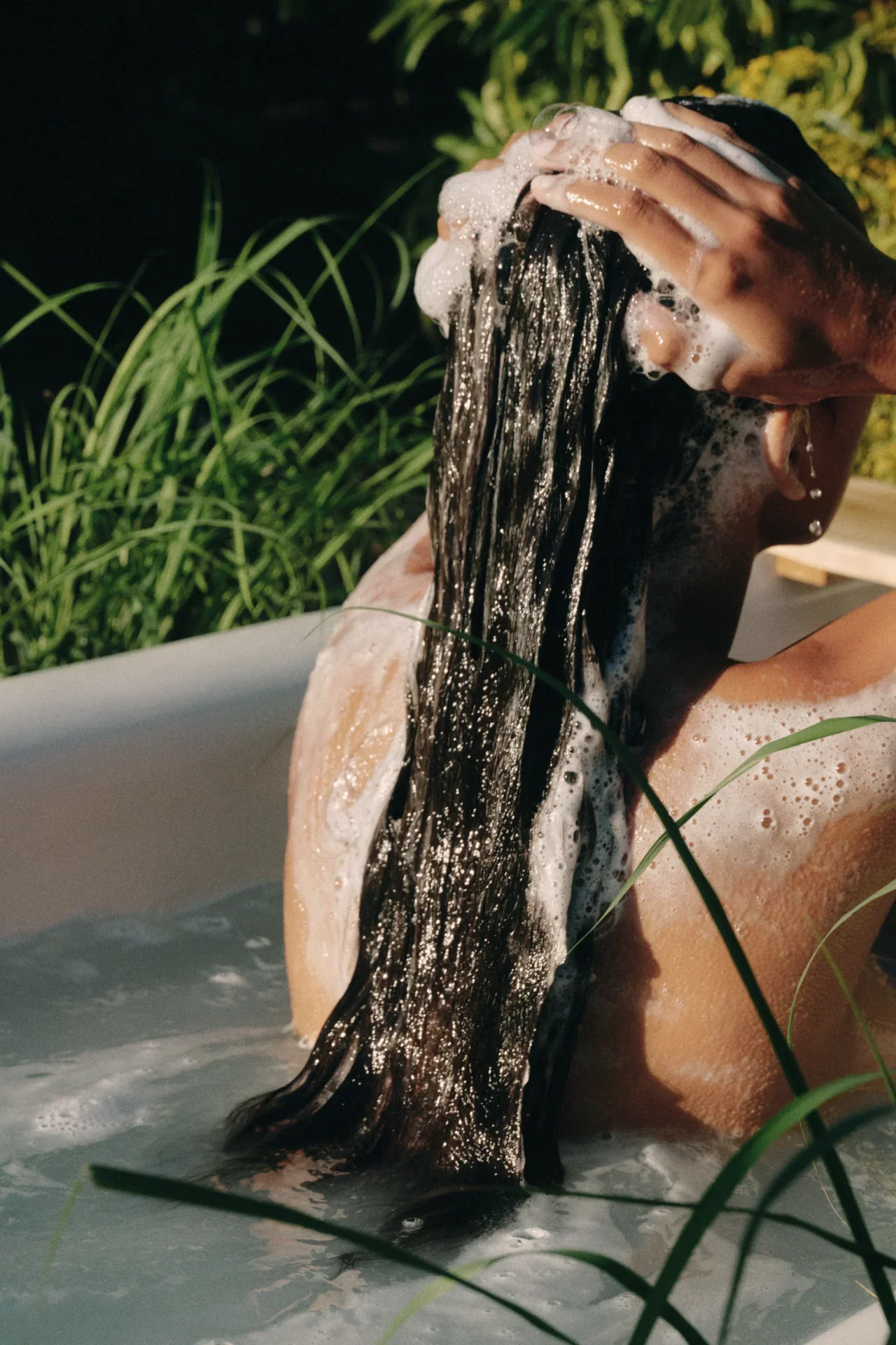 Roz_Salt_Scalp_Scrub-Plume_Salon-Lifestyle_1_1280x.png.webp