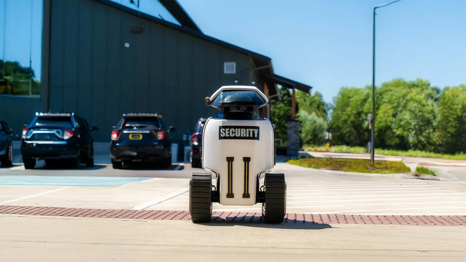 Security Robots for Autonomous Security Patrol | Daxbot