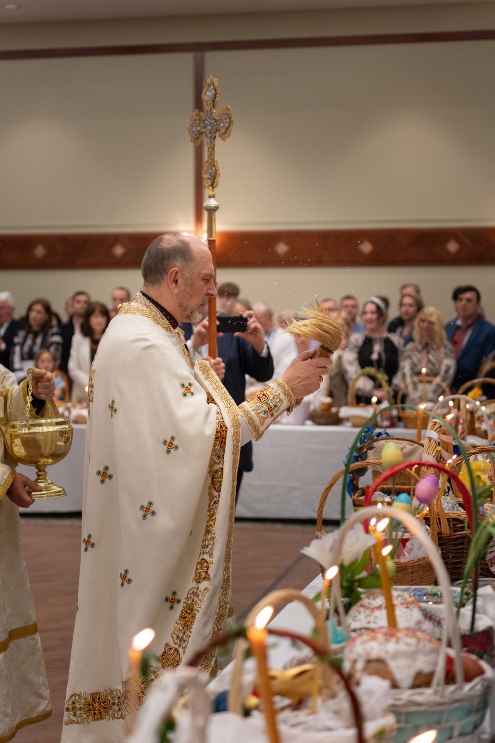 SVCT-Chapel-pascha-2024-magar-11-buciora-water-basket.jpg