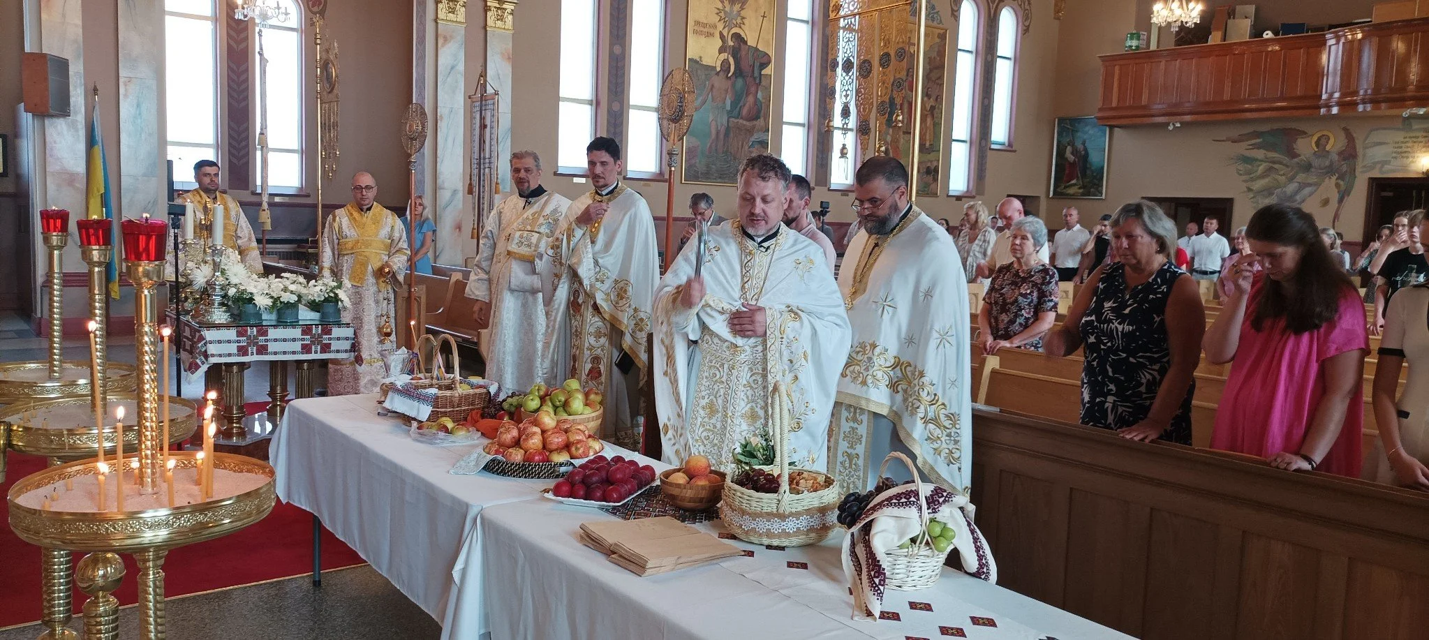Blessing of fruit at the Cathedral (Photos) — St. Volodymyr Cathedral ...