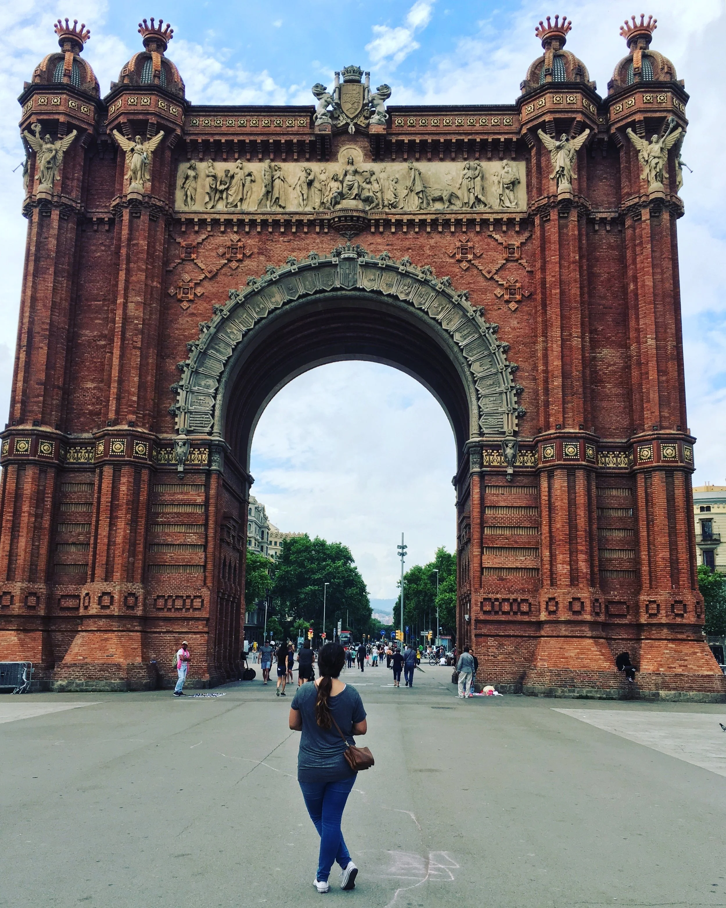 Barcelona Travel Guide: Everything You Need to Know (From Someone Who Actually Lived There)