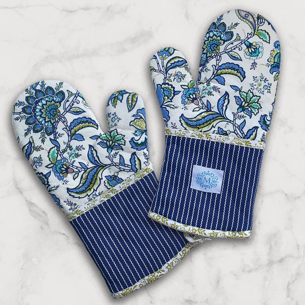 Oven Mitts & Pot Holder set — Mary DiSomma