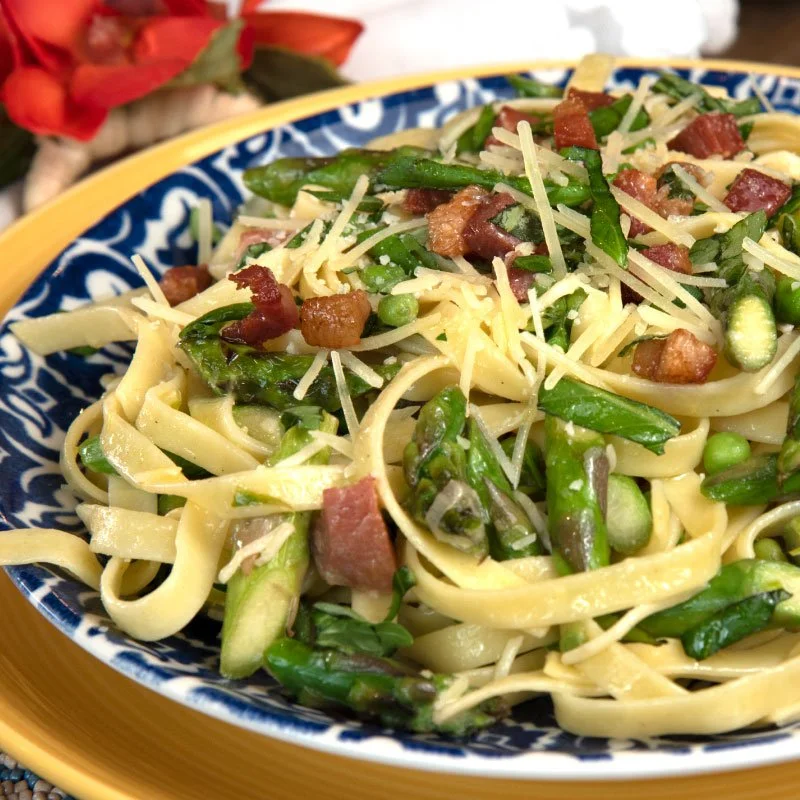 Easy Fettuccine Pasta Recipe with Pancetta, Asparagus, and Peas — Mary