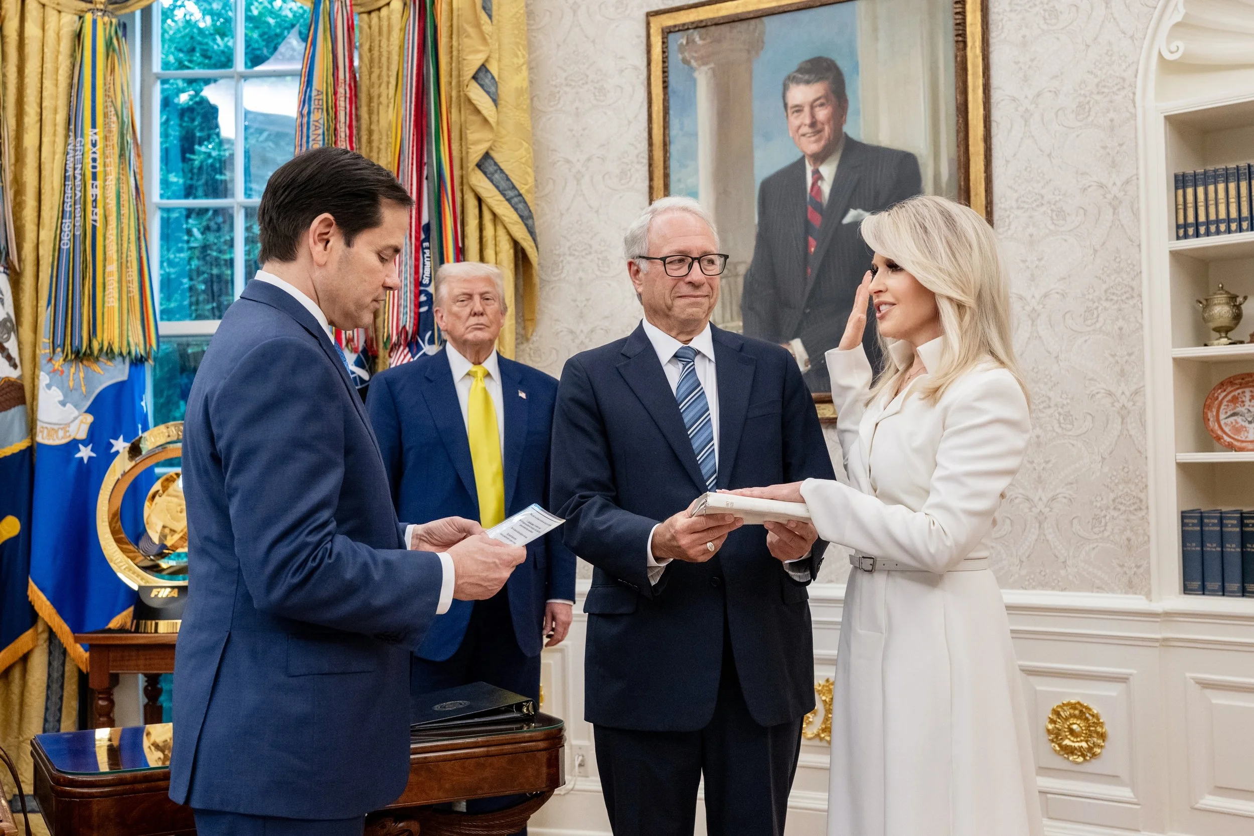 Swearing In Ceremony in Oval Office | Official White House Photo by Daniel Torok