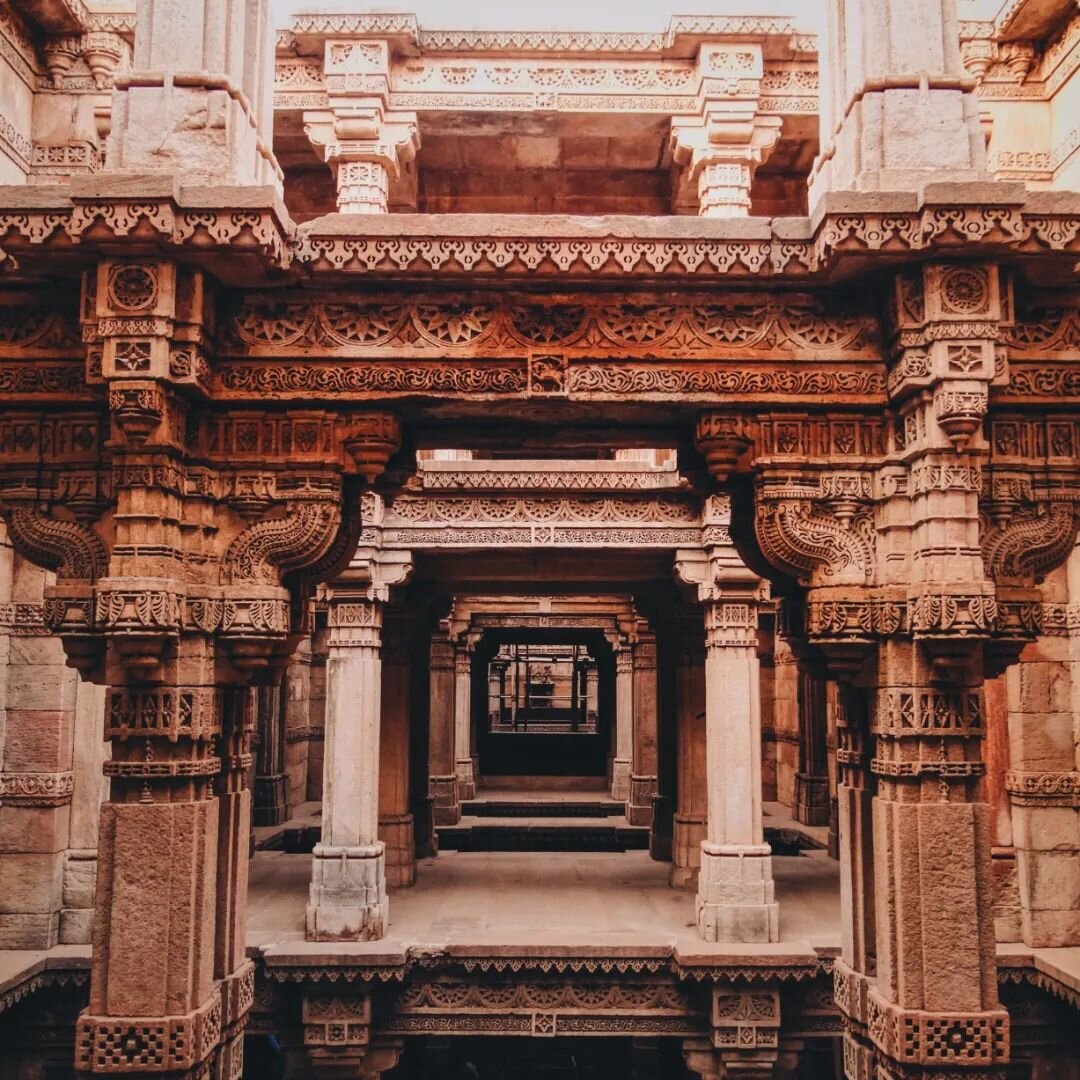 Never let India become a caricature in your mind. India is a complex unified whole, but far too diverse to put in a box. Ancient wonders and modern cities, ancient tradition and modern innovation all co-exist.
See link in bio.
#india #ancient #modern