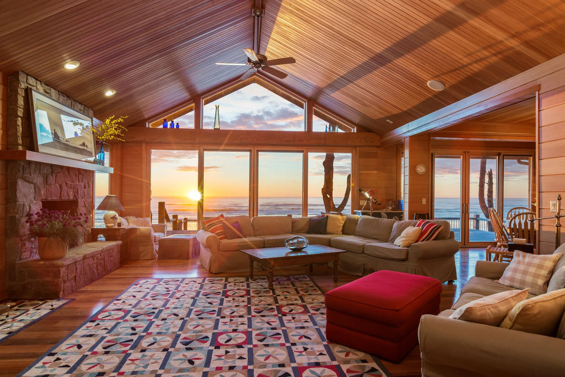 80622 Hwy 101 - living room.jpg