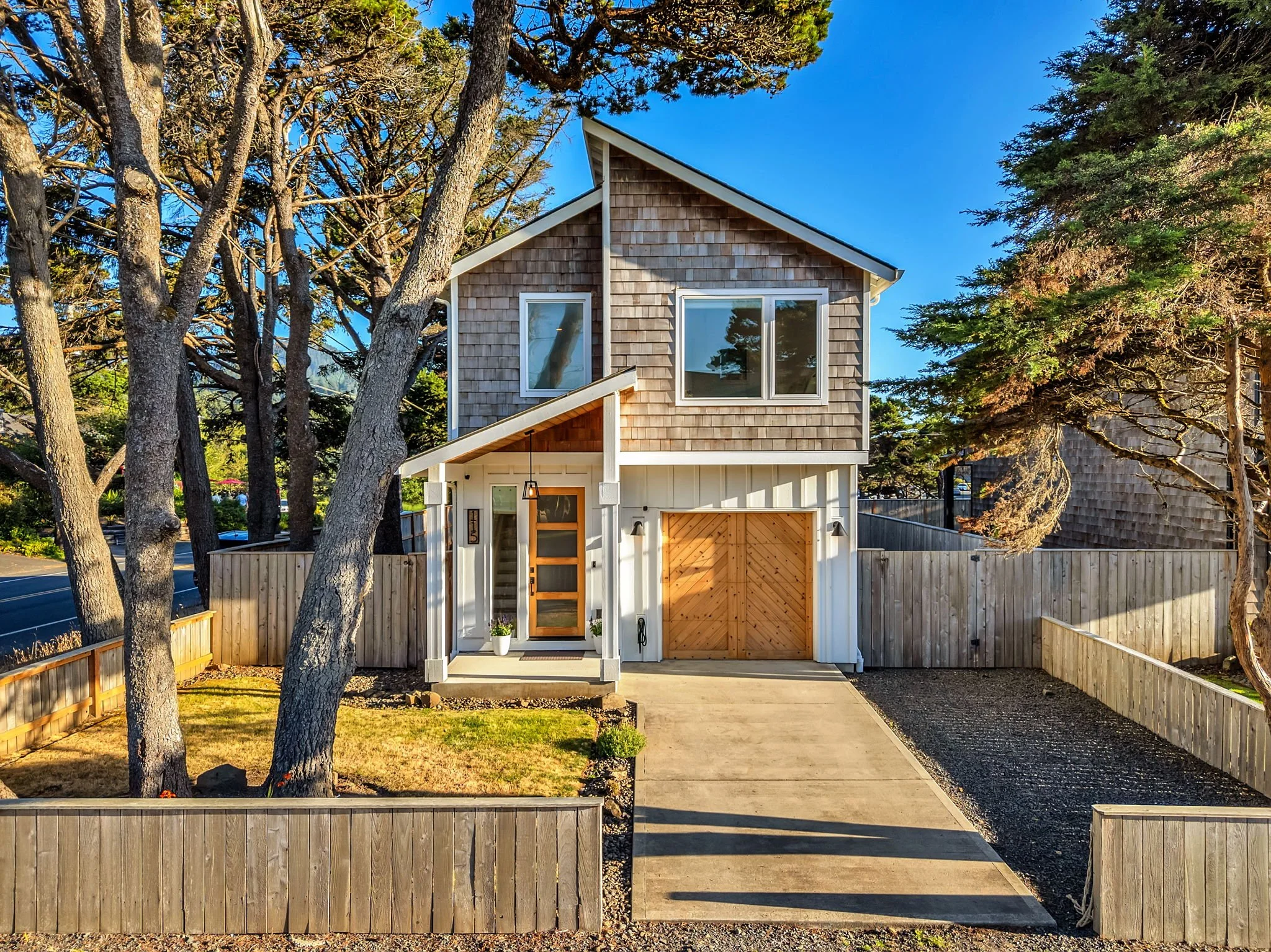 115 W Surfcrest