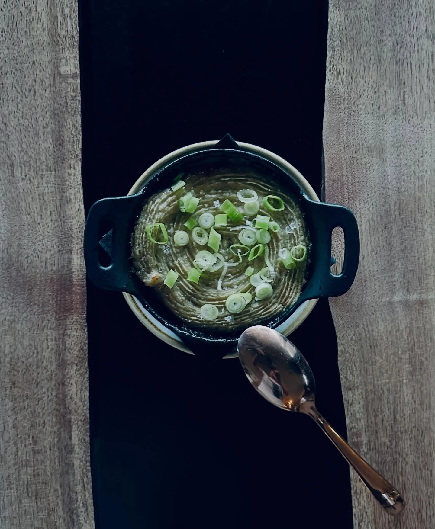 The food at Kelnero is 🔥🔥🔥 we welcome this winter warmer dish to the menu, Shepherds Pie. Rich, filling, and so so delicious. Come by and have some dinner with your cocktails.

Shepherds Pie
ground lamb, root mash, mirepoix, mushroom and red wine 