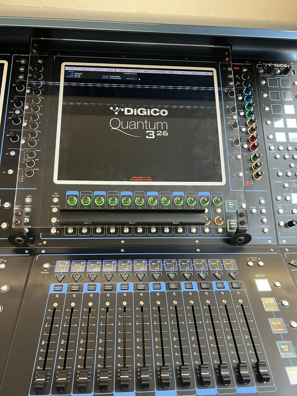 DiGiCo Q3 script Trolley — AutographA2D