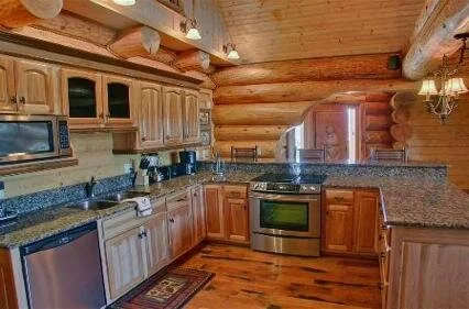 _wsb_426x281_Elk+kitchen+view+to+front+door+sm.jpg