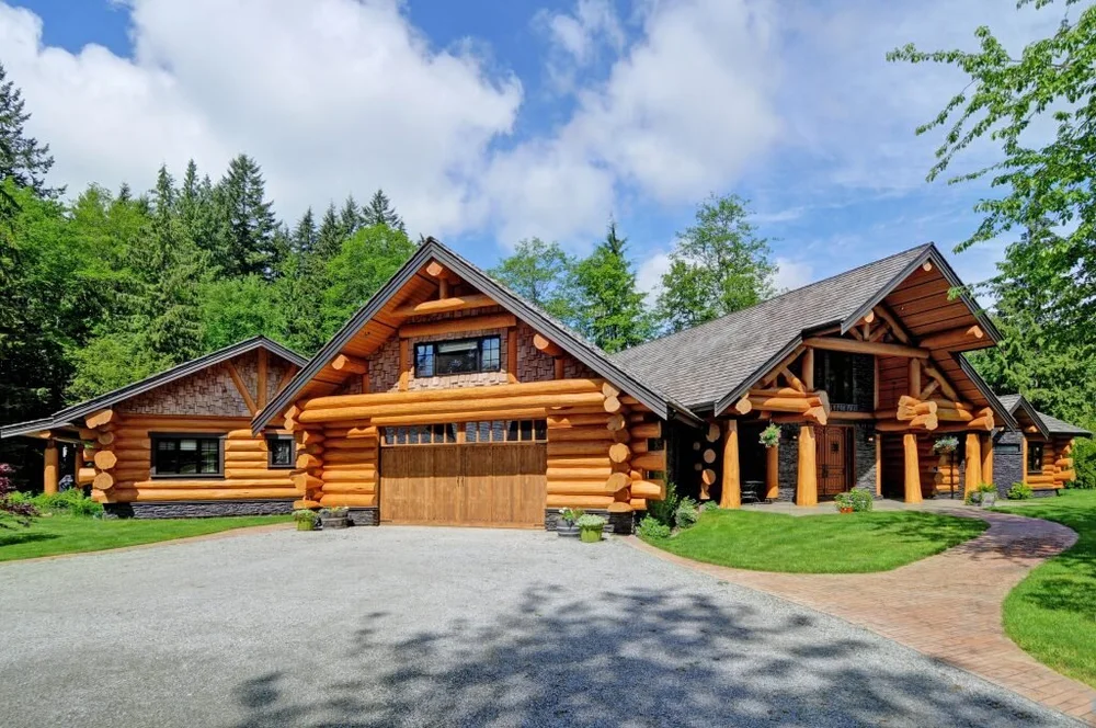 Exterior Photos — Log Homes Canada