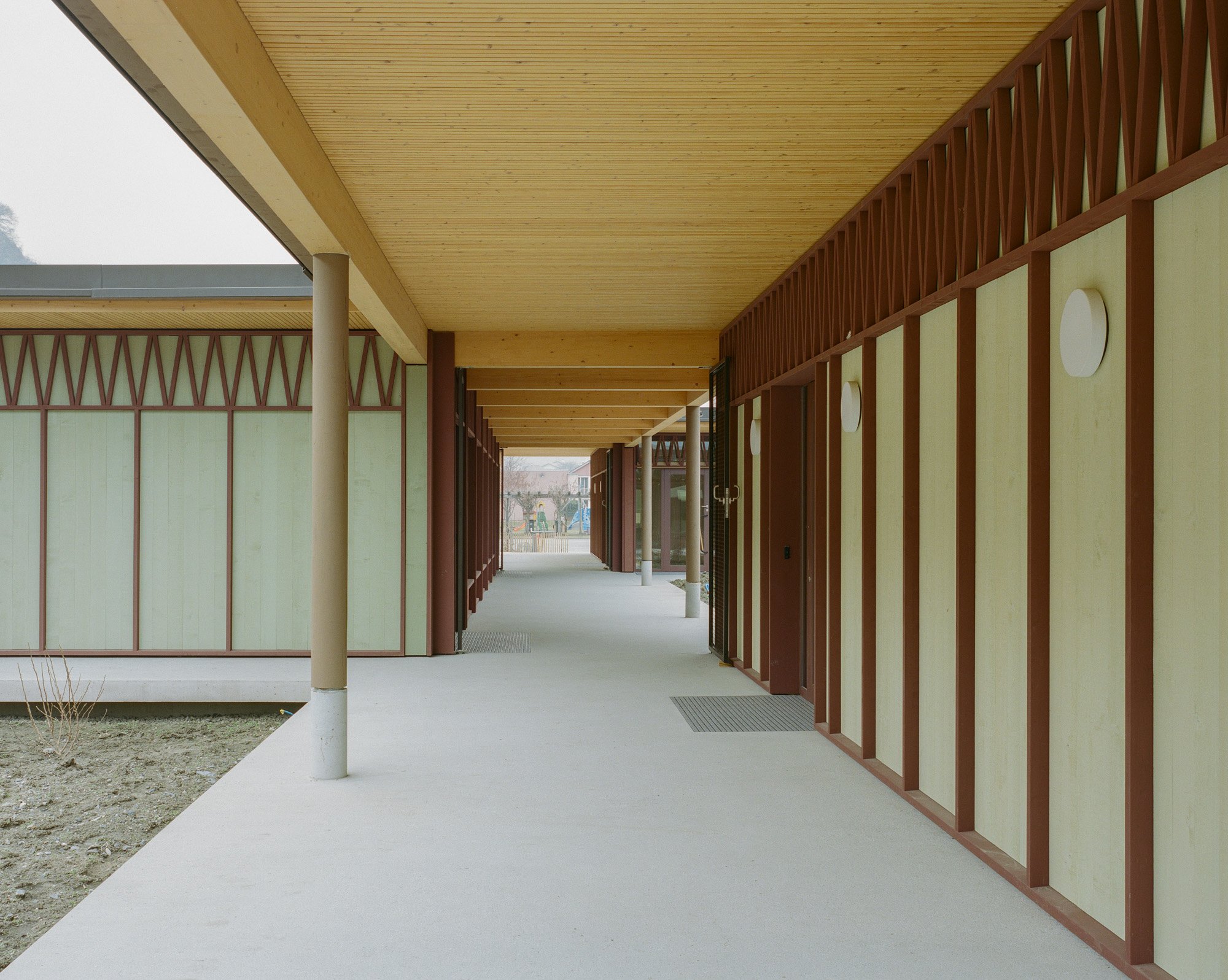 early childhood center / Jet architects 