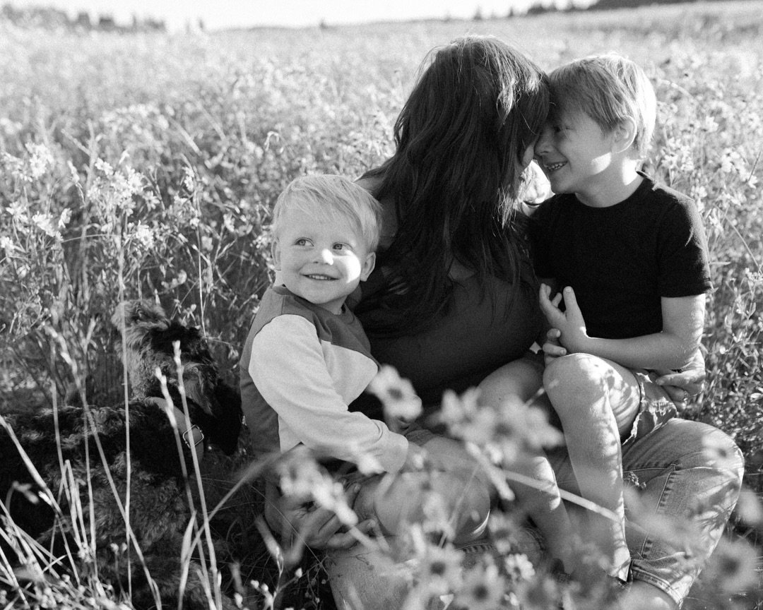 Visited family last week in Colorado and had a mini sunrise shoot with my sweet sister in law and her boys 🥲