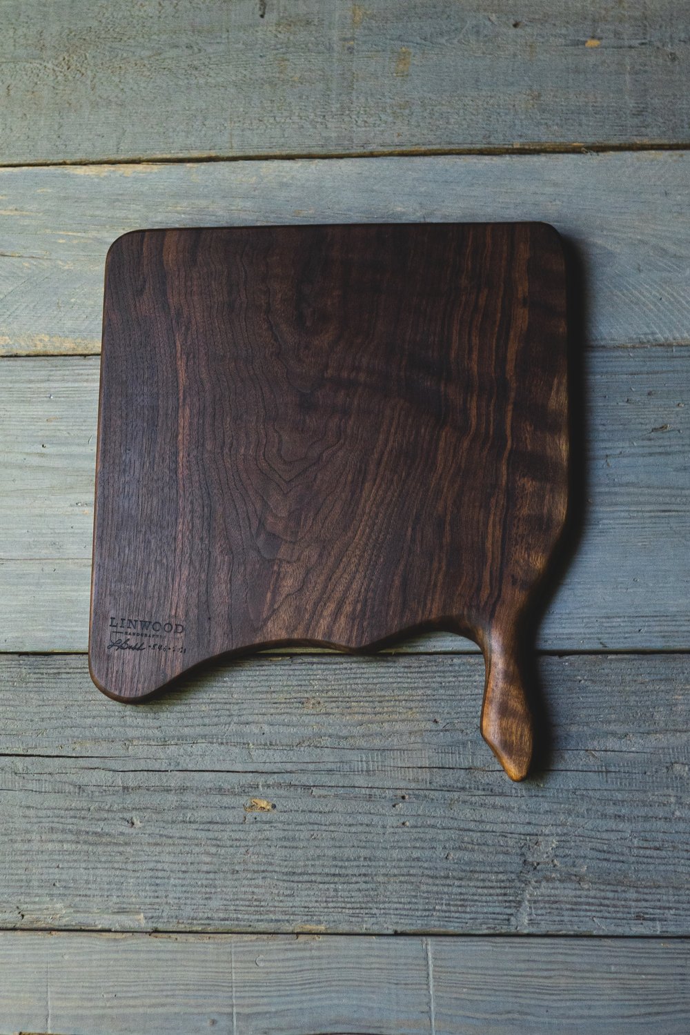 Cherry and Walnut with Handle Cutting Board – Rockford Woodcrafts