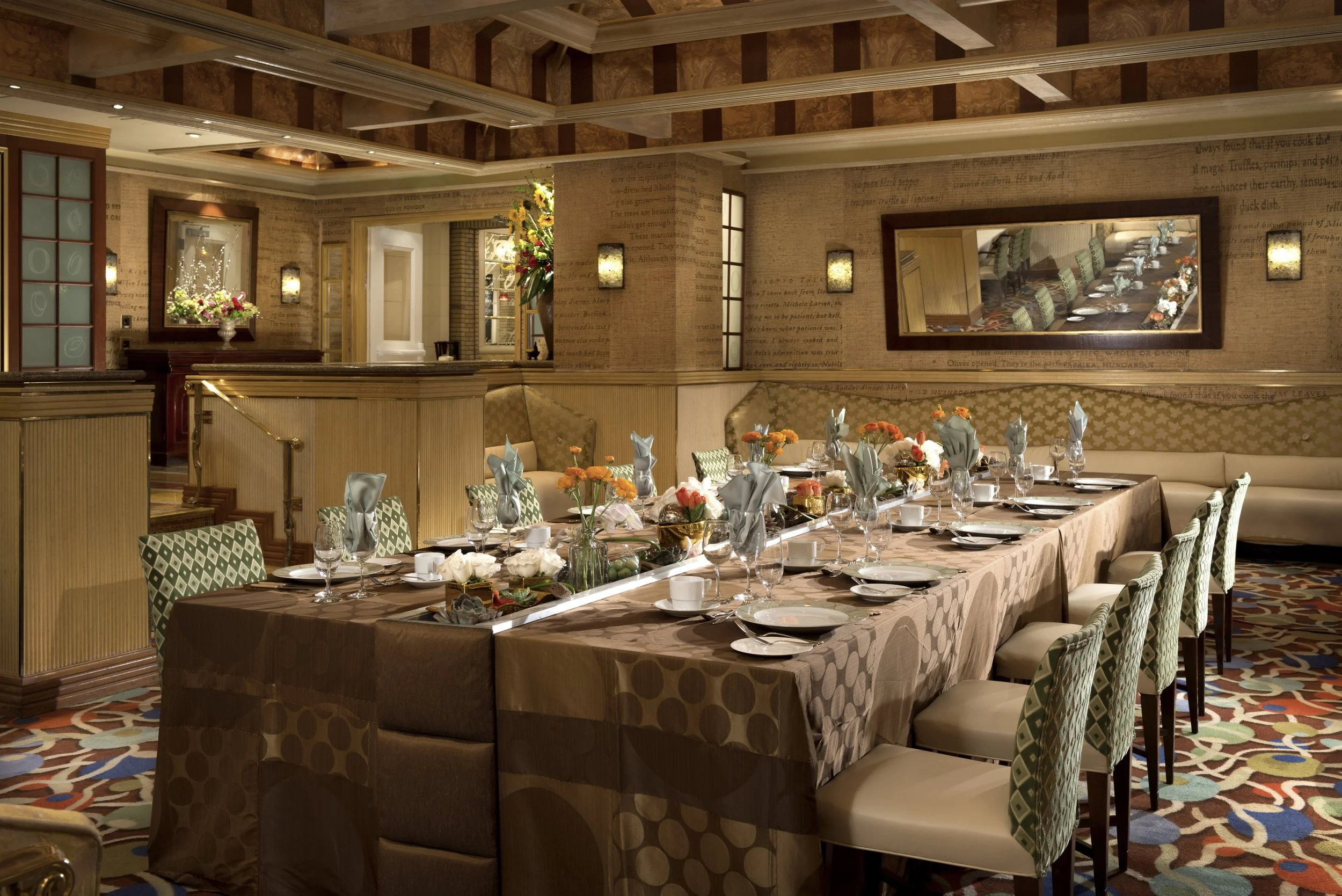 Portofino_groupdining_1.JPG